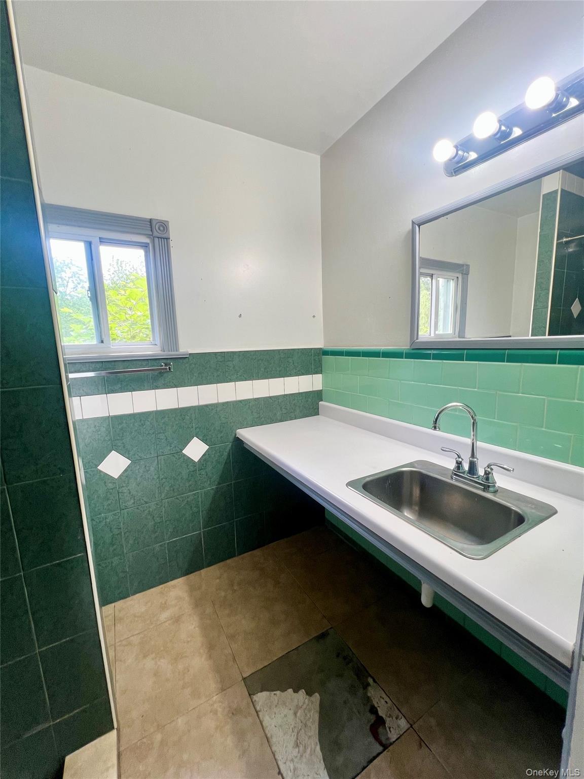 1612-1616-1616 Route 9w 18 Property Photo 5