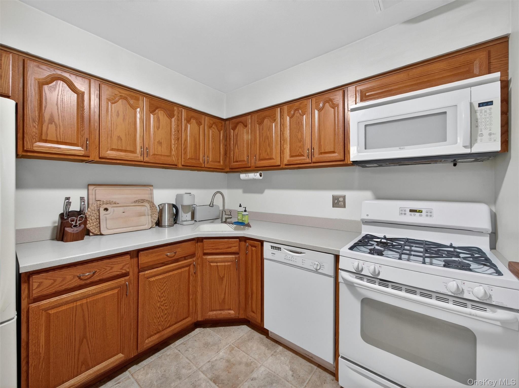 10e Blue Hill 10e Property Photo 12