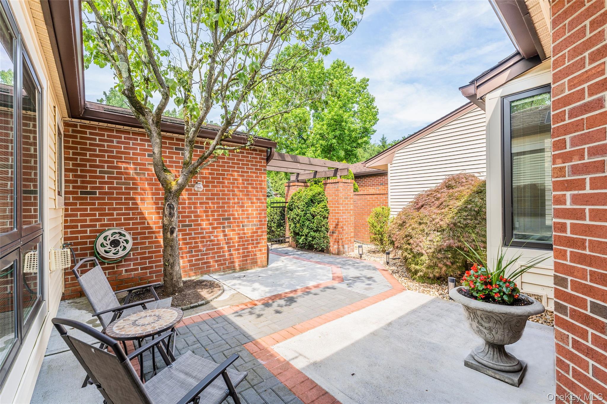 215 Hornbill Drive Property Photo 3