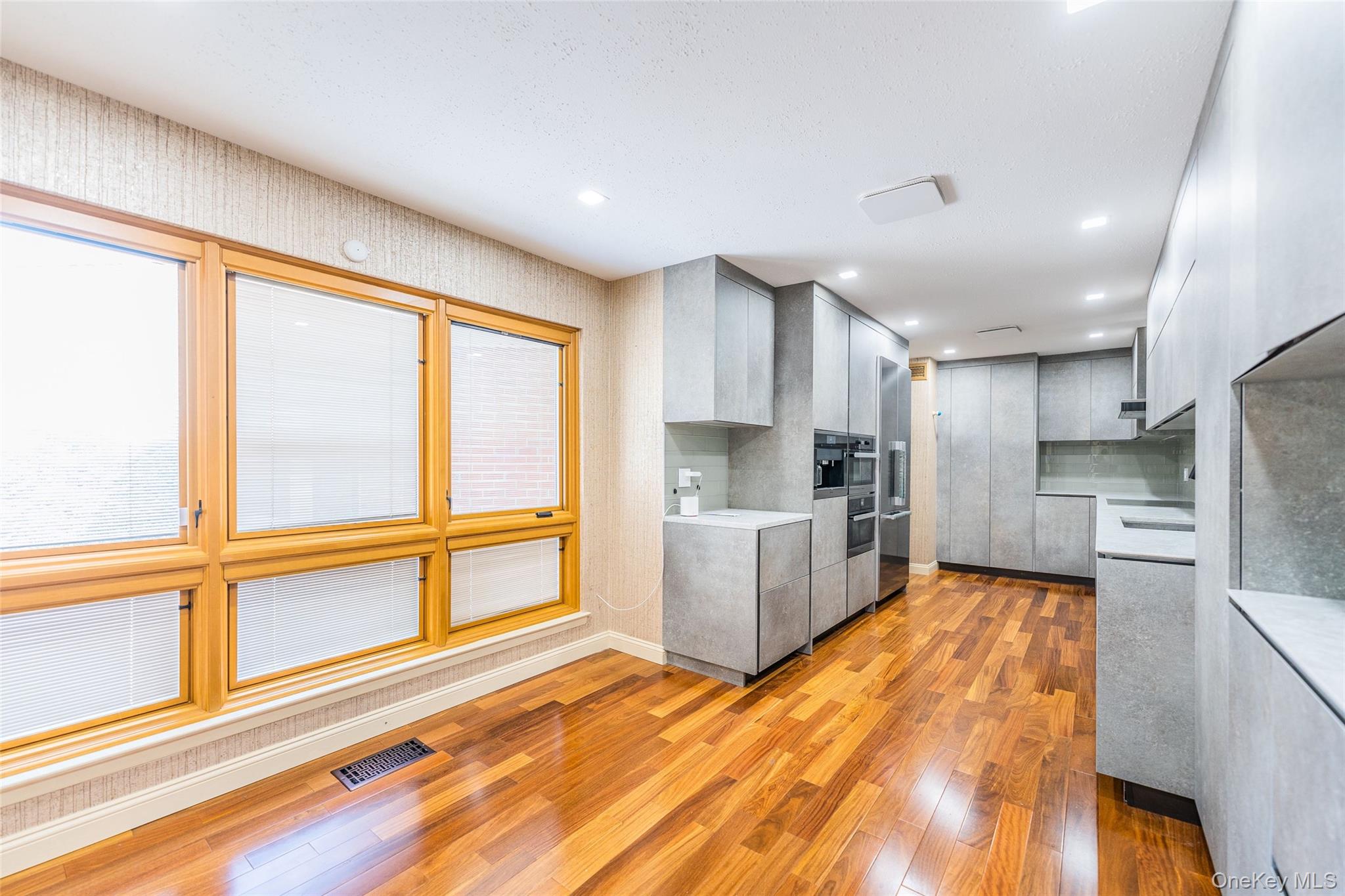 215 Hornbill Drive Property Photo 8