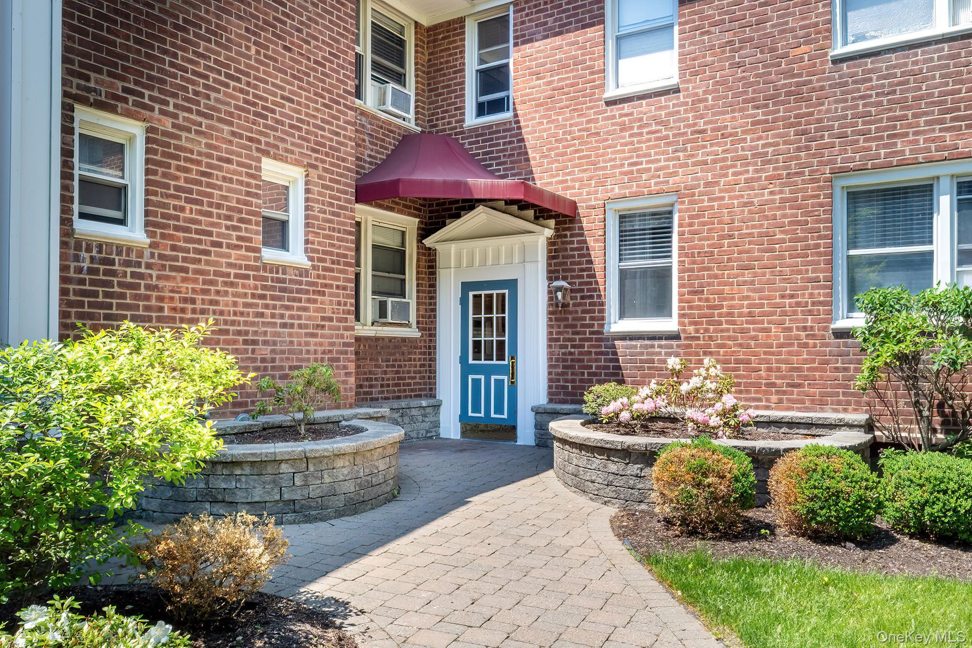 175 Bryant Avenue 1I Property Photo 1