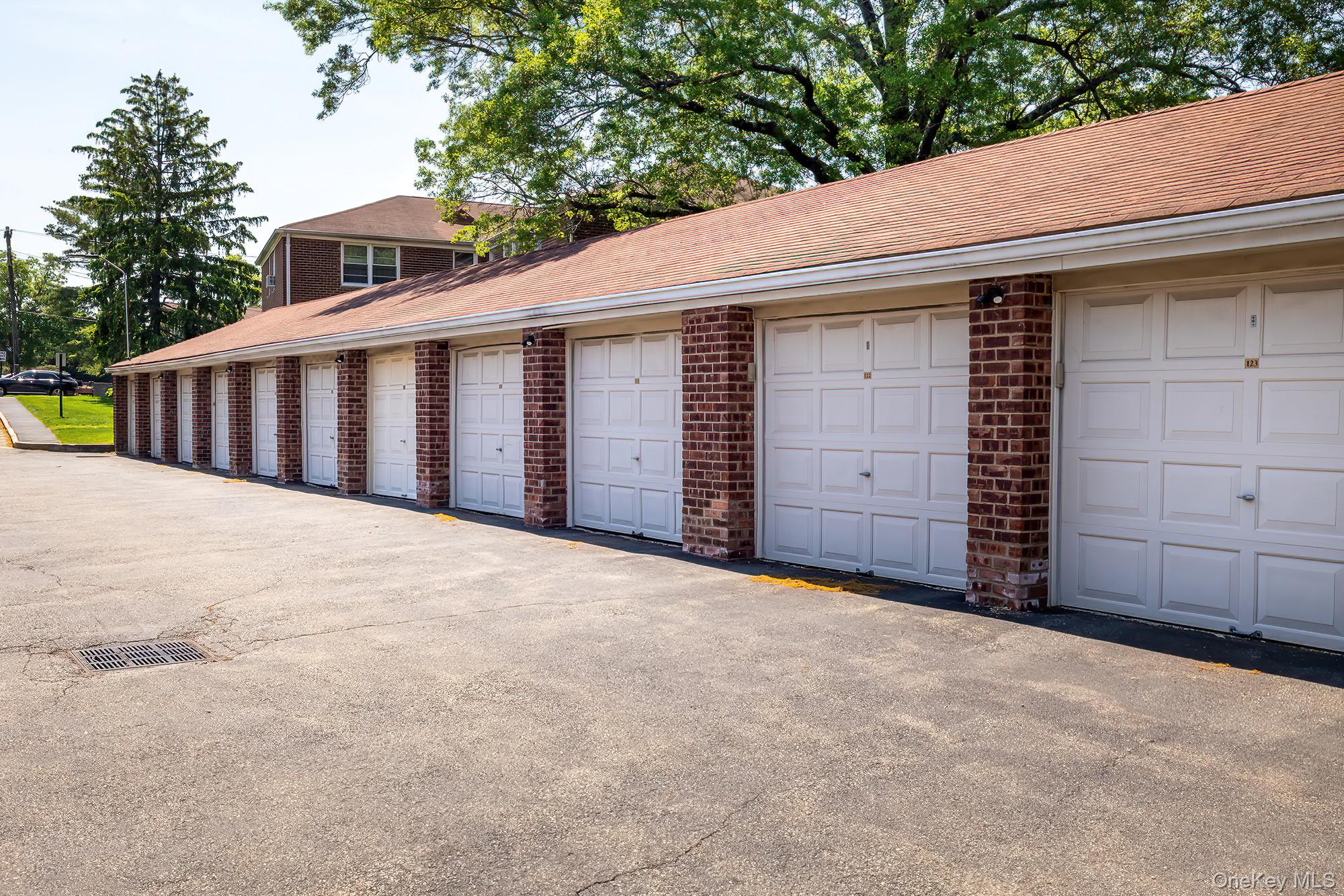 175 Bryant Avenue 1i Property Photo 4