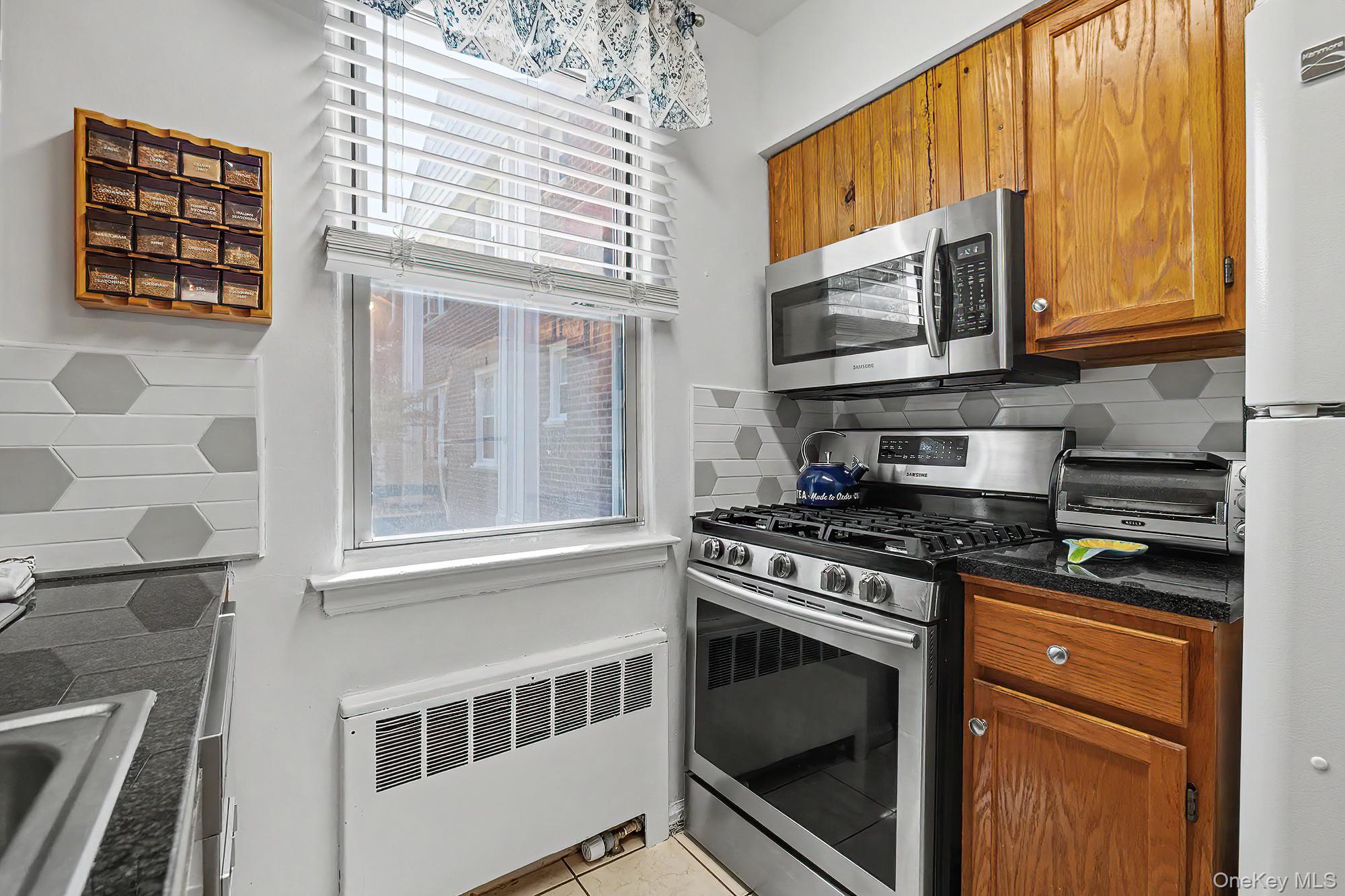 175 Bryant Avenue 1i Property Photo 11