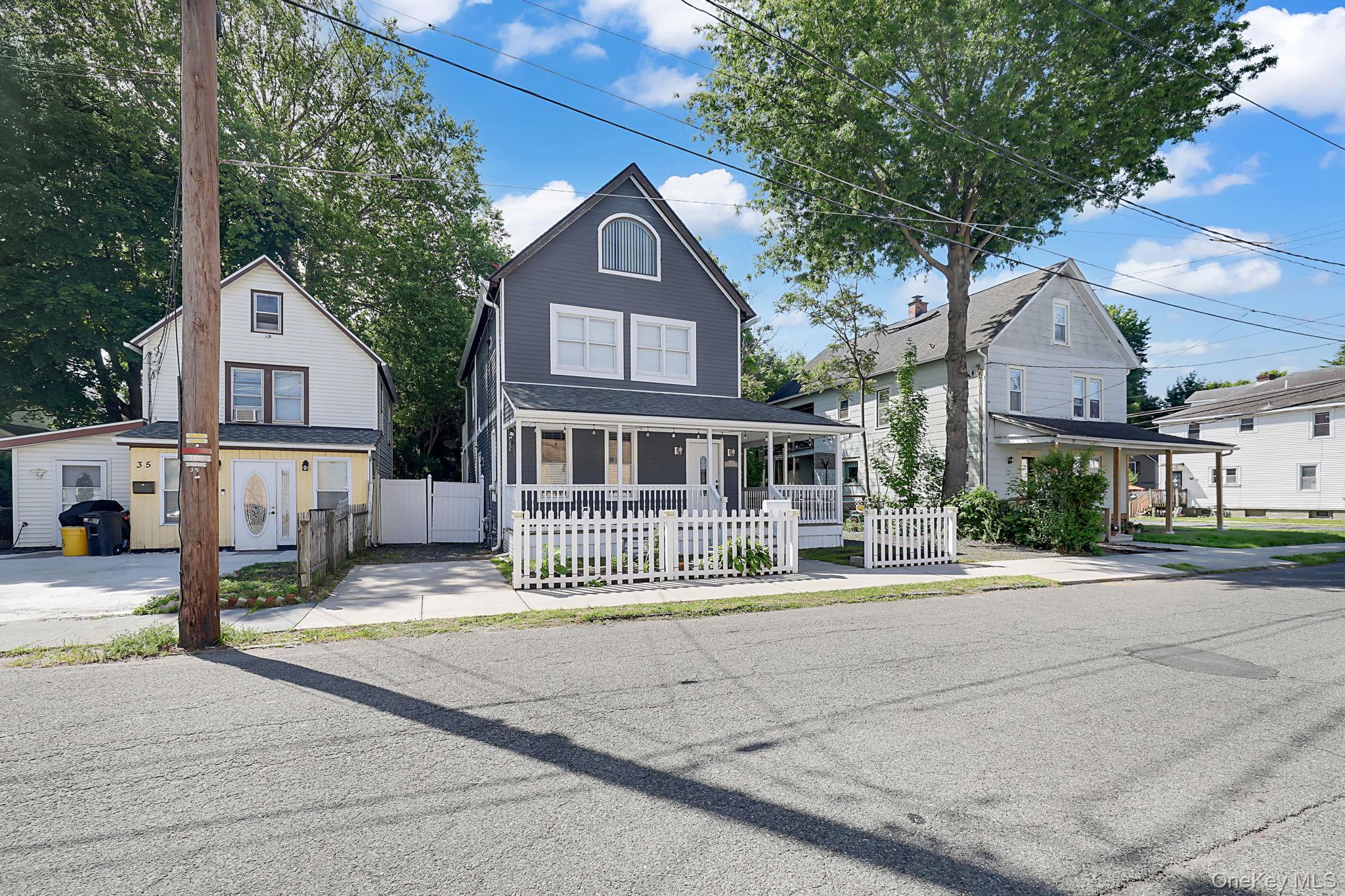 33 Seward Avenue Property Photo 3