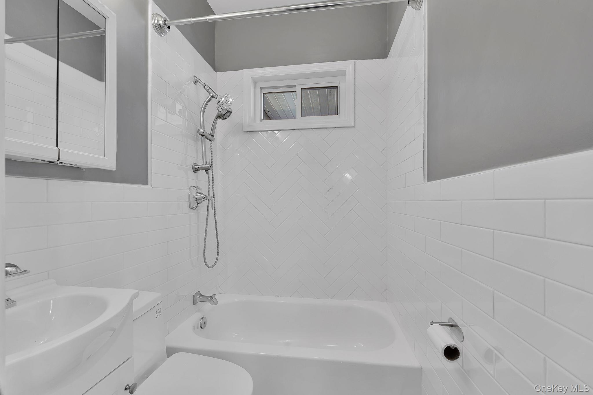 33 Seward Avenue Property Photo 13