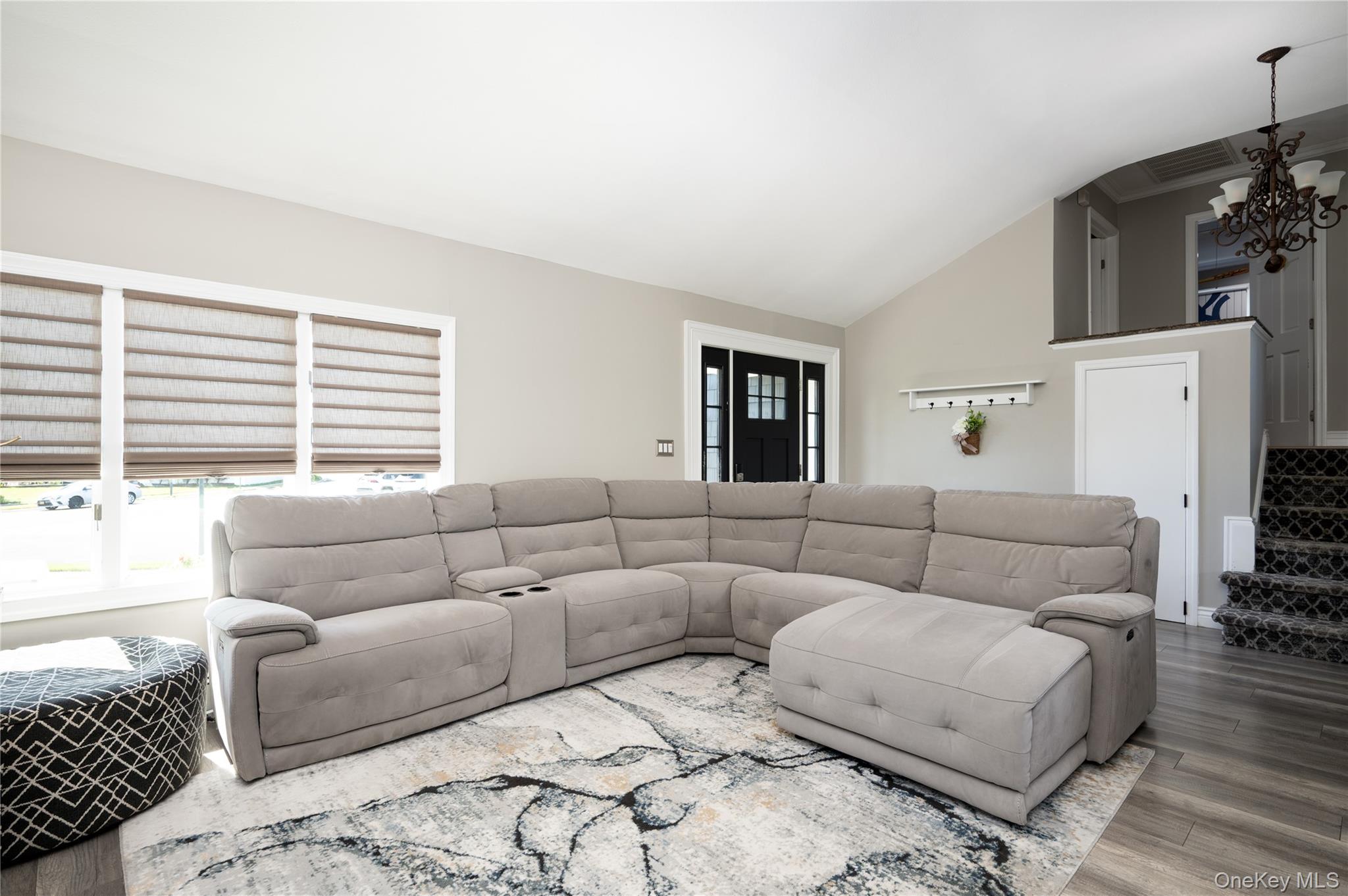 3765 Lynn Lane Property Photo 10