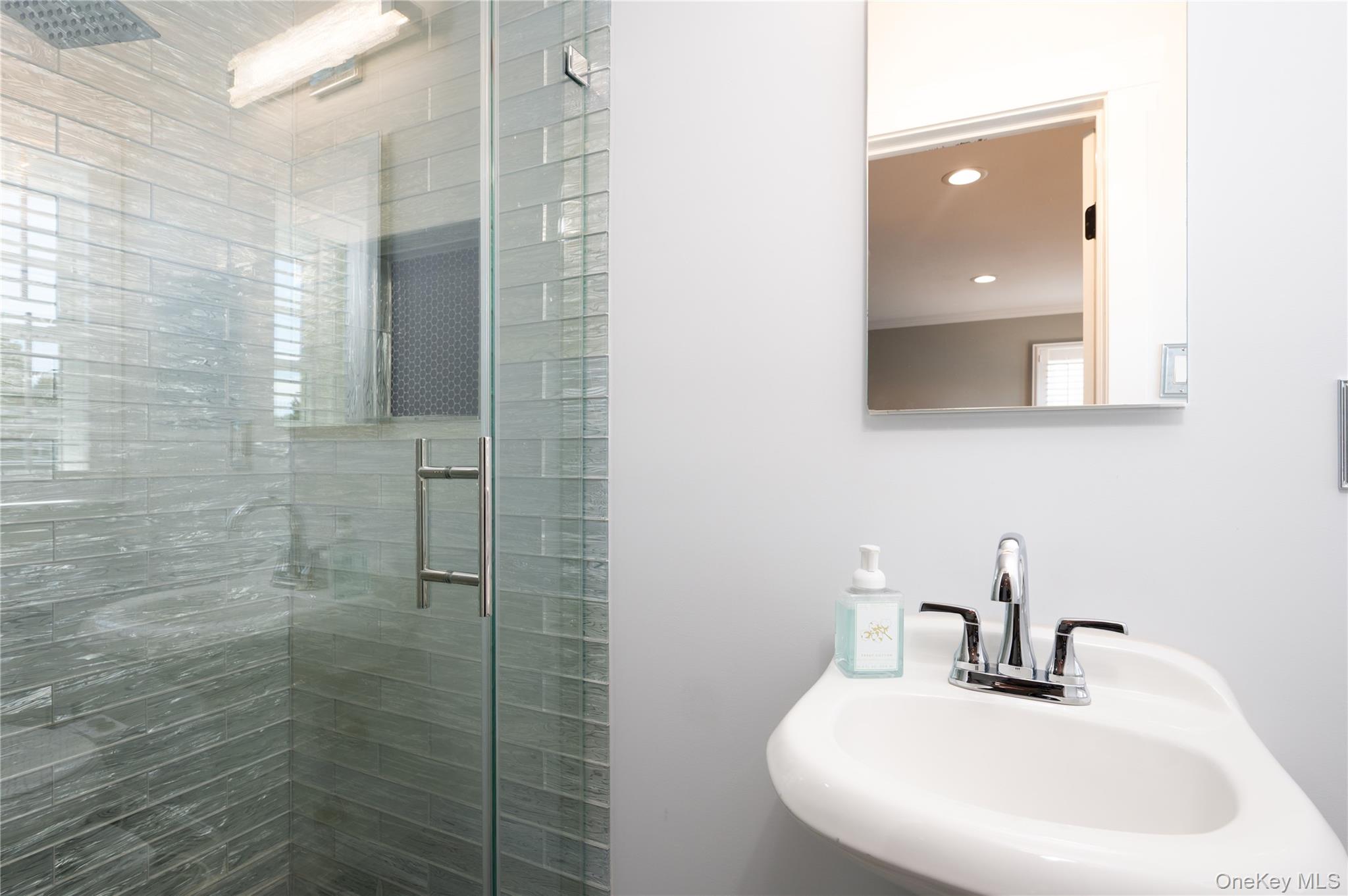 3765 Lynn Lane Property Photo 17
