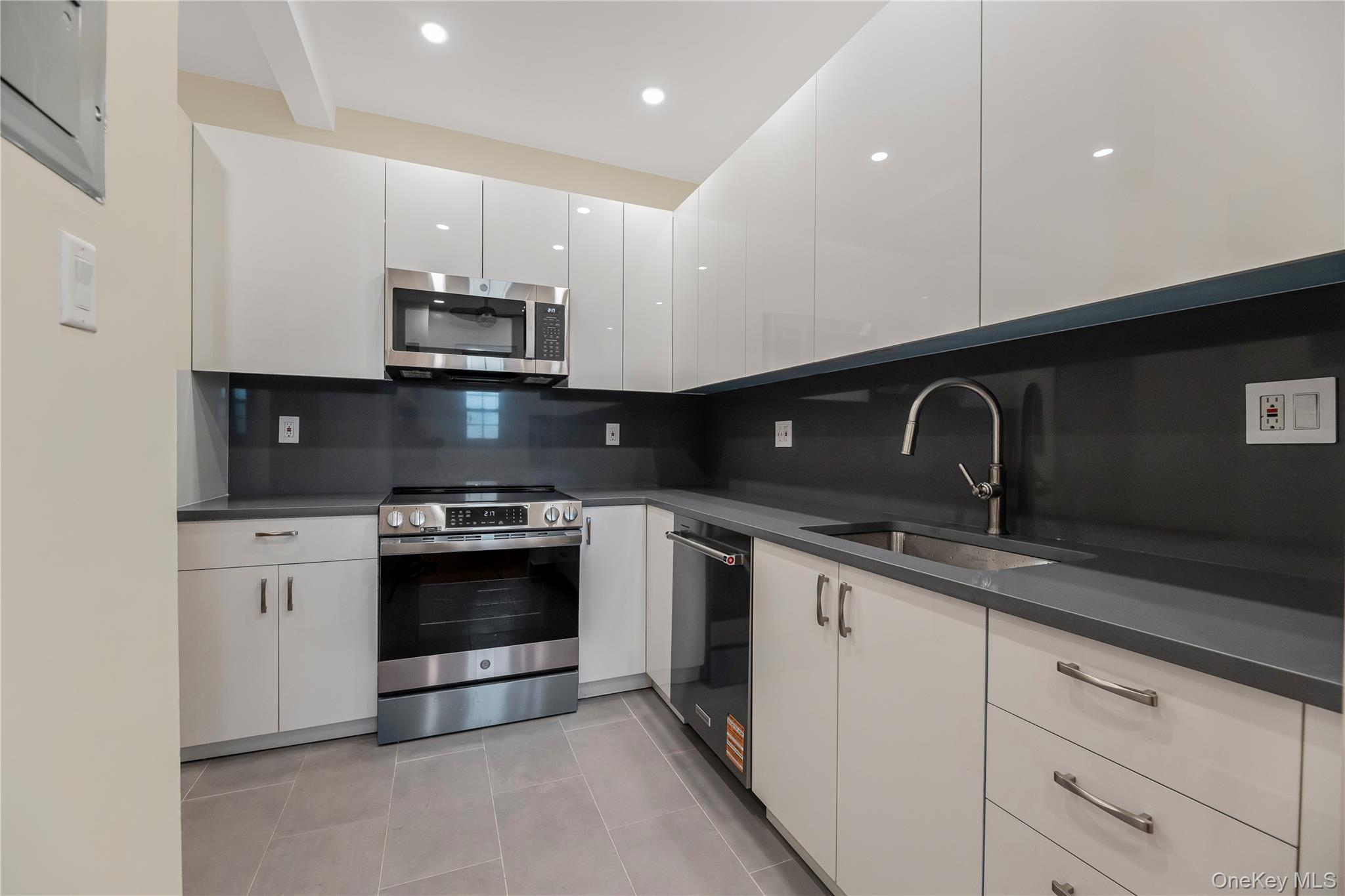 26 Pondfield Road 1d Property Photo 7