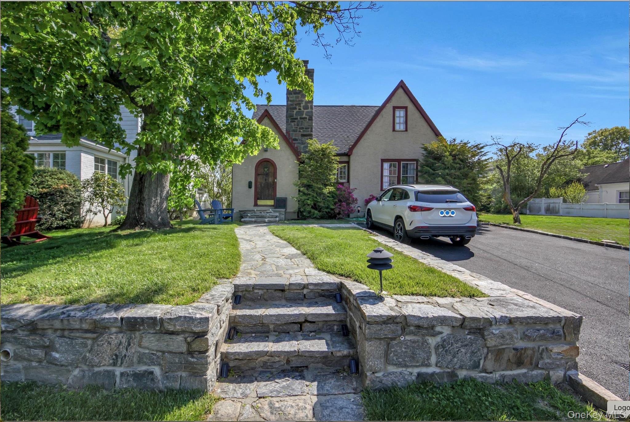 27 Summit Street Property Photo 1