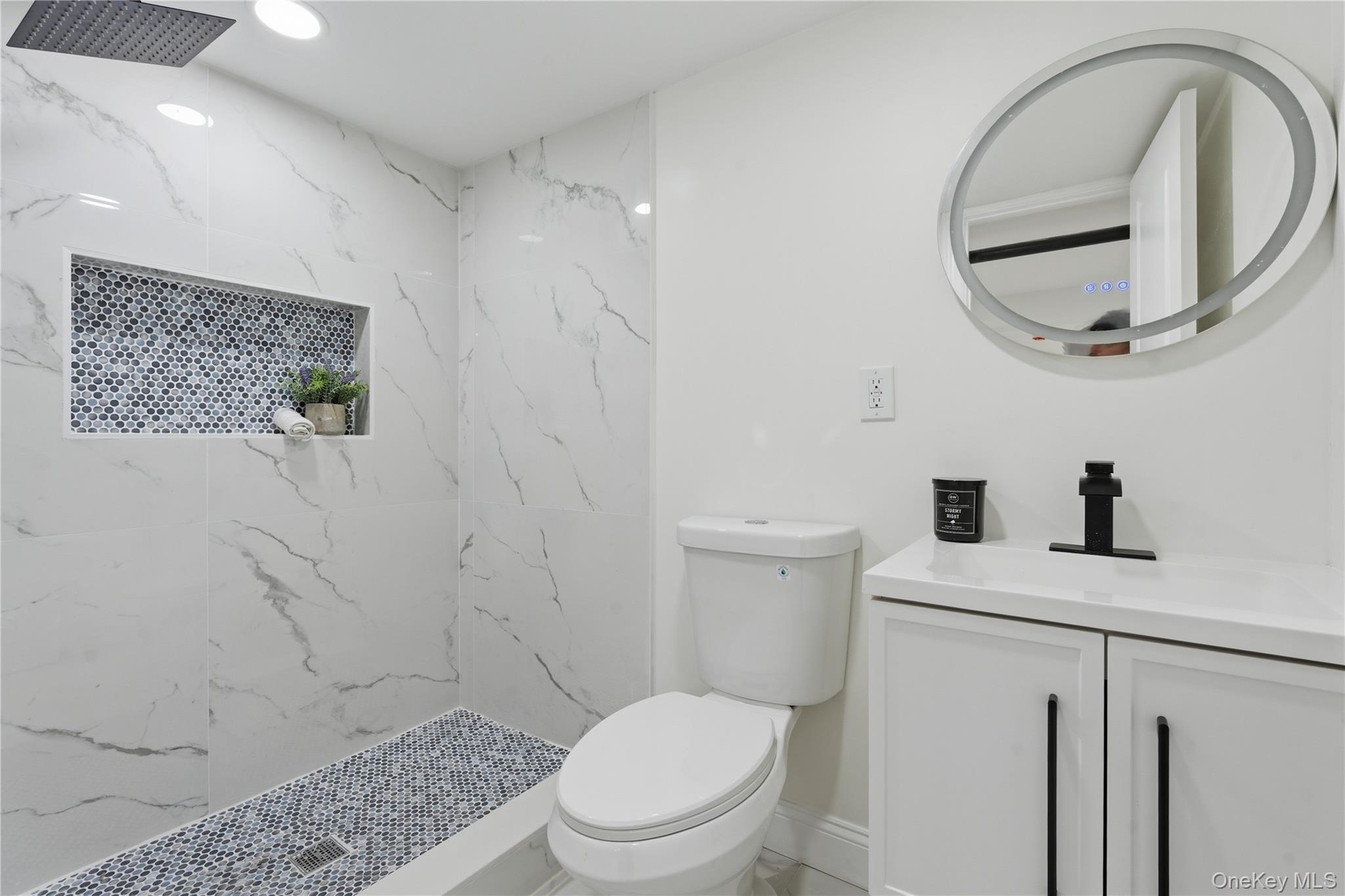 646 Macon Place Property Photo 12