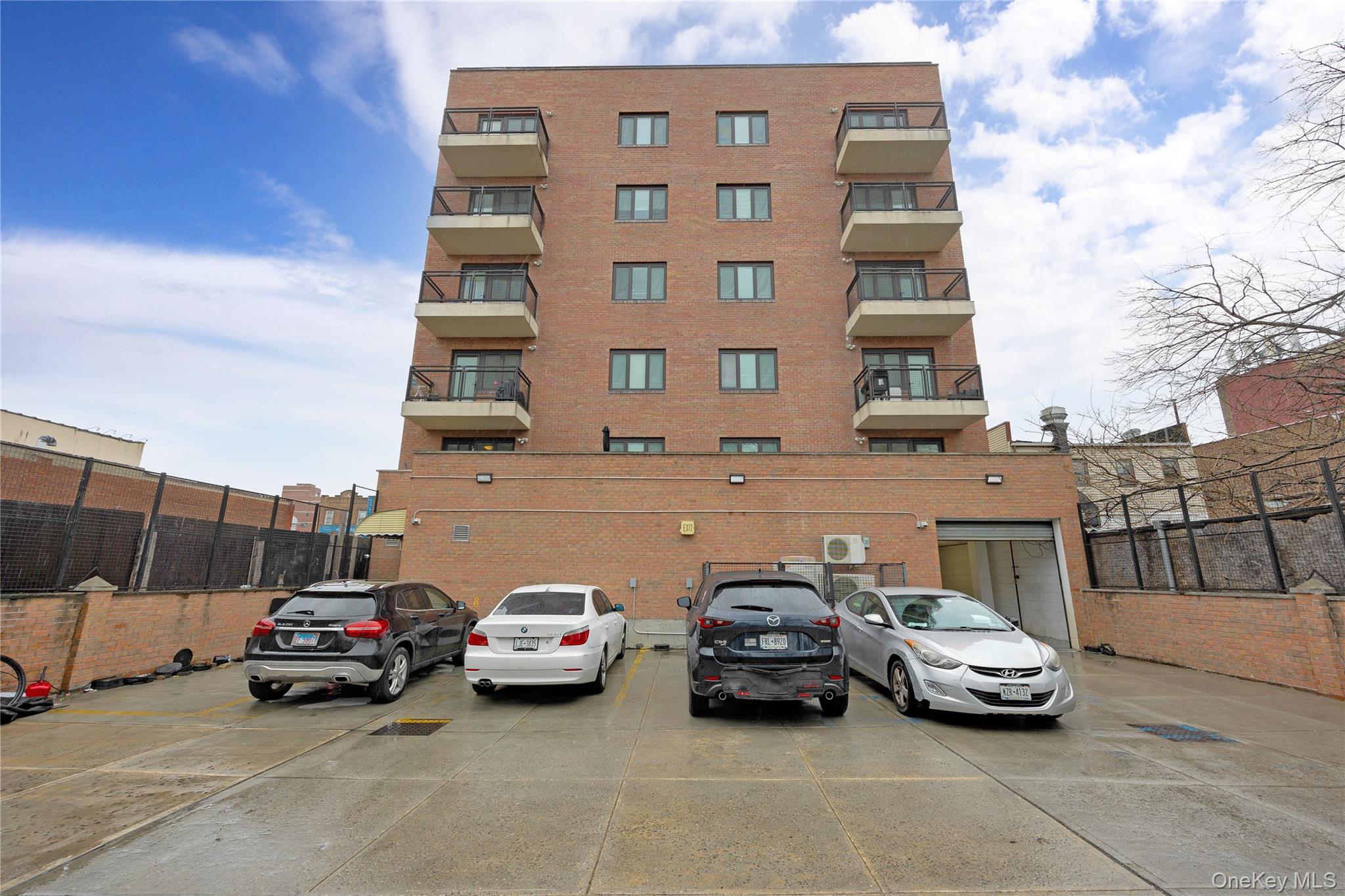 172-18 Jamaica Avenue Property Photo 4