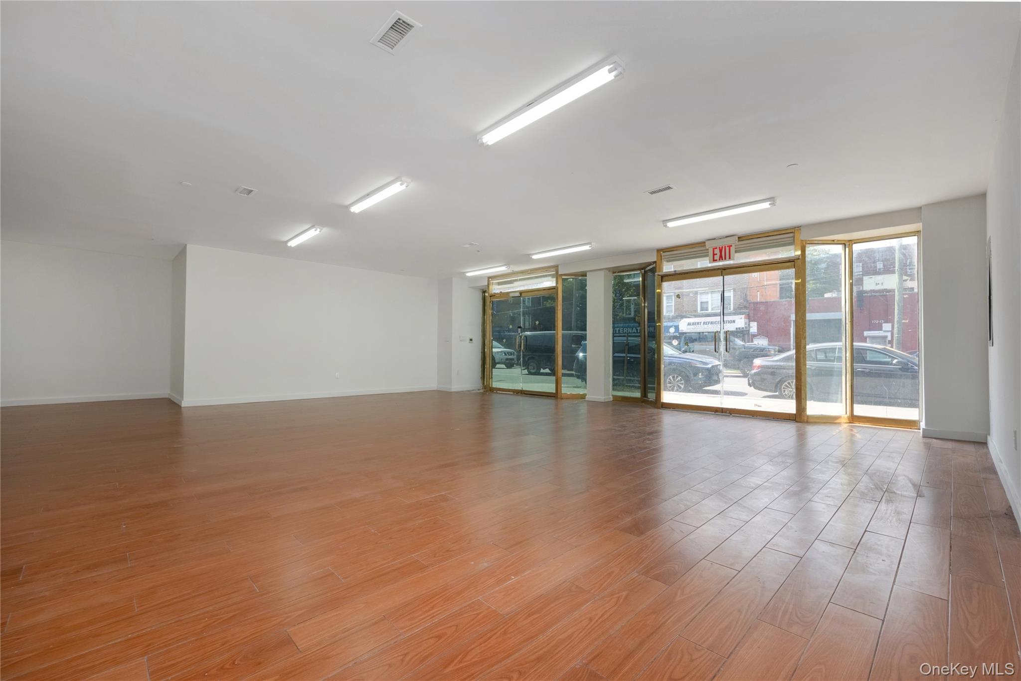 172-18 Jamaica Avenue Property Photo 6