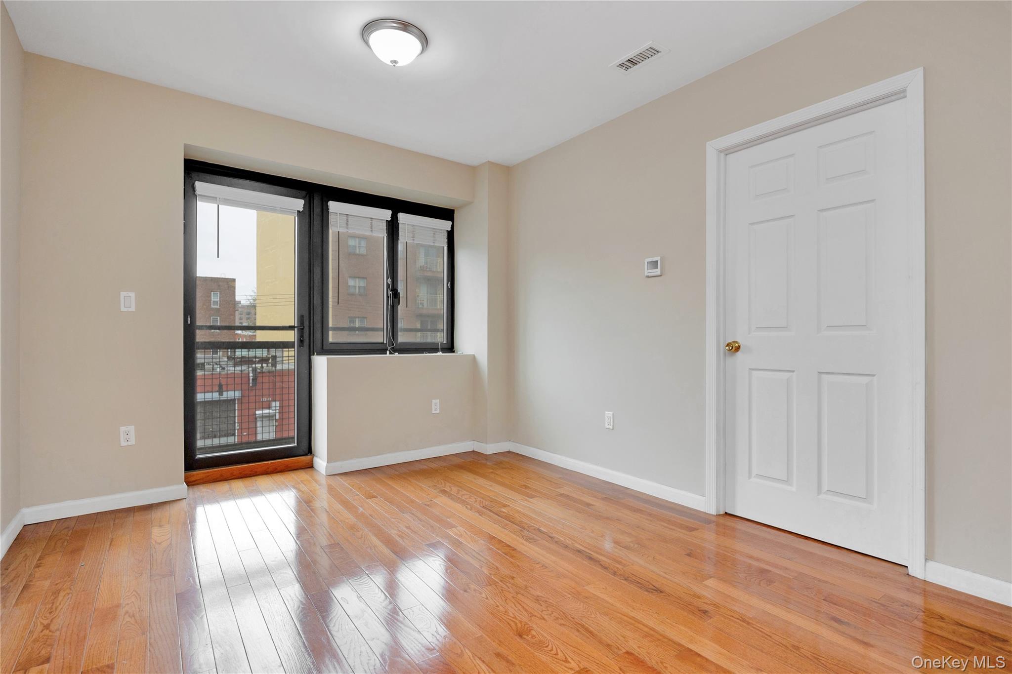 172-18 Jamaica Avenue Property Photo 14