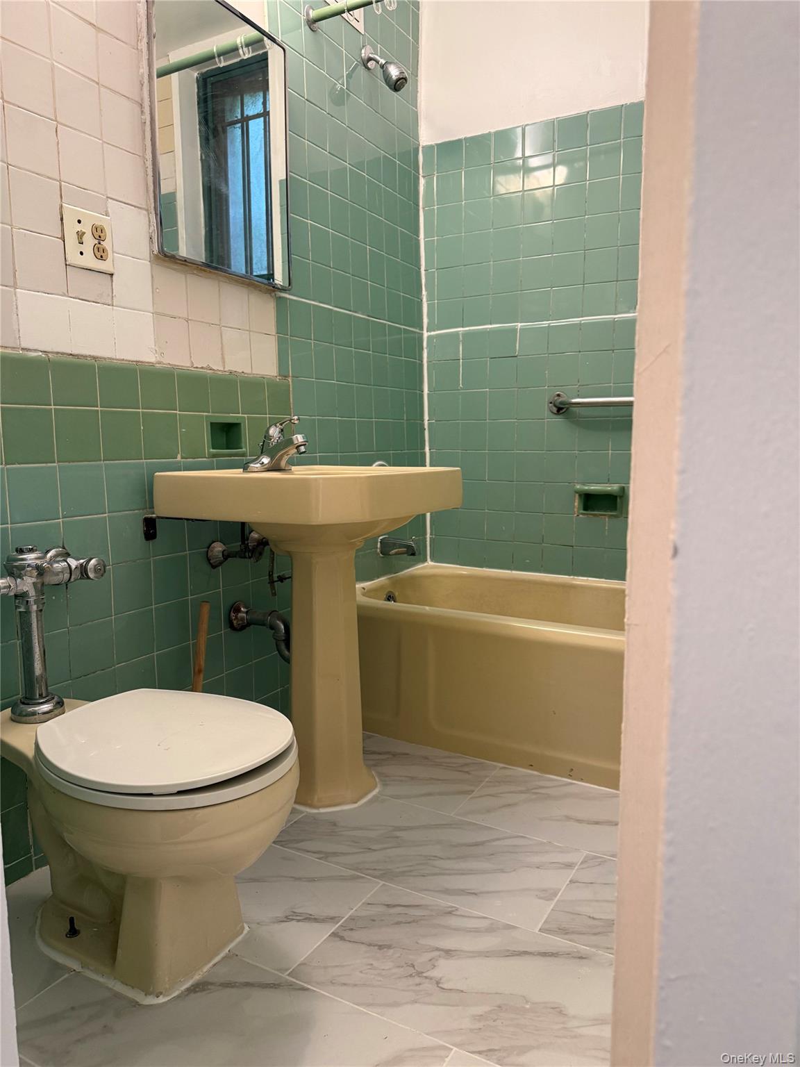 1501 Metropolitan Avenue Mg Property Photo 14