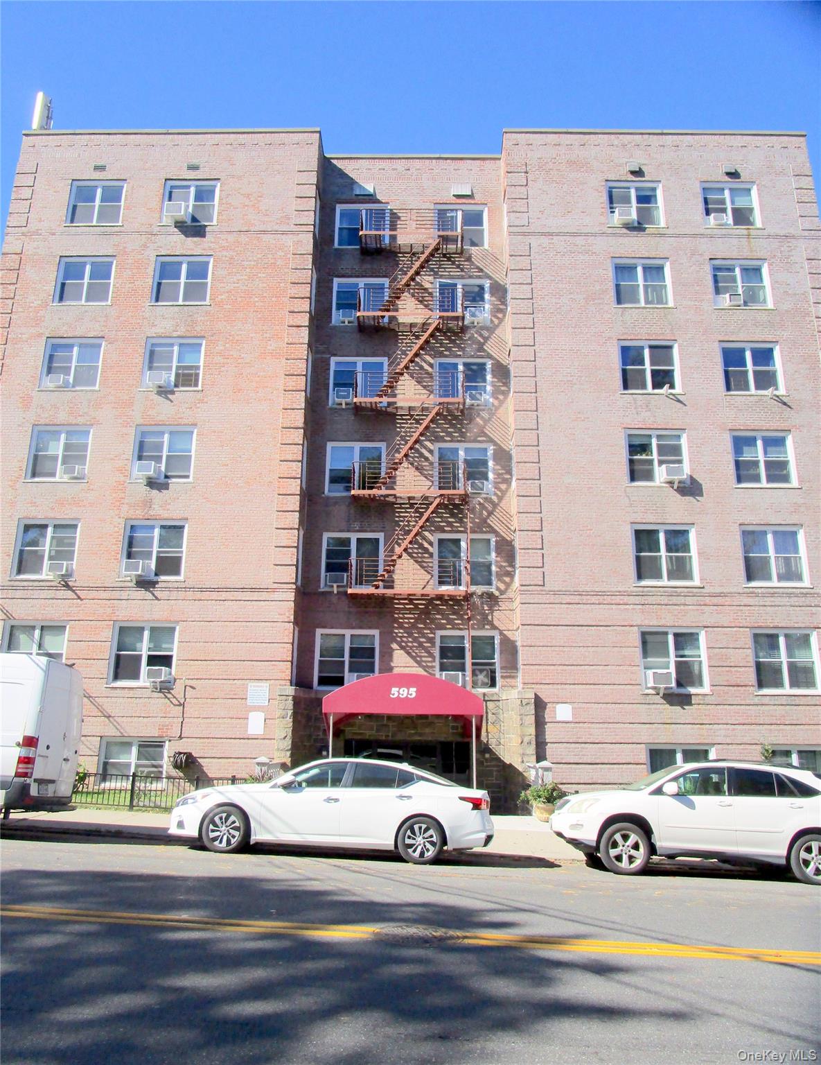 595 Mclean Avenue 6b Property Photo 1