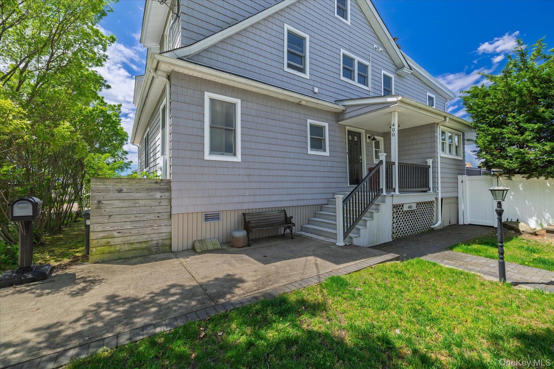 400 Roosevelt Avenue Property Photo 2