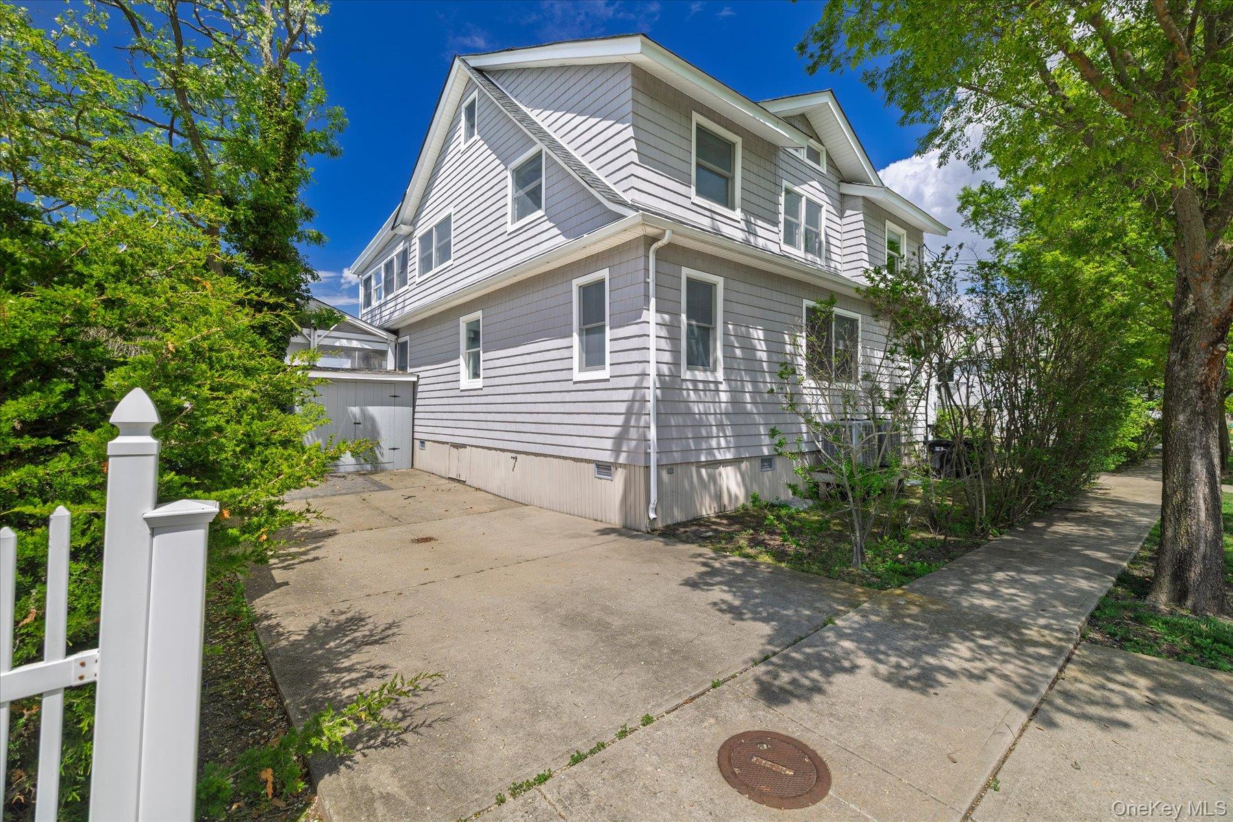 400 Roosevelt Avenue Property Photo 10