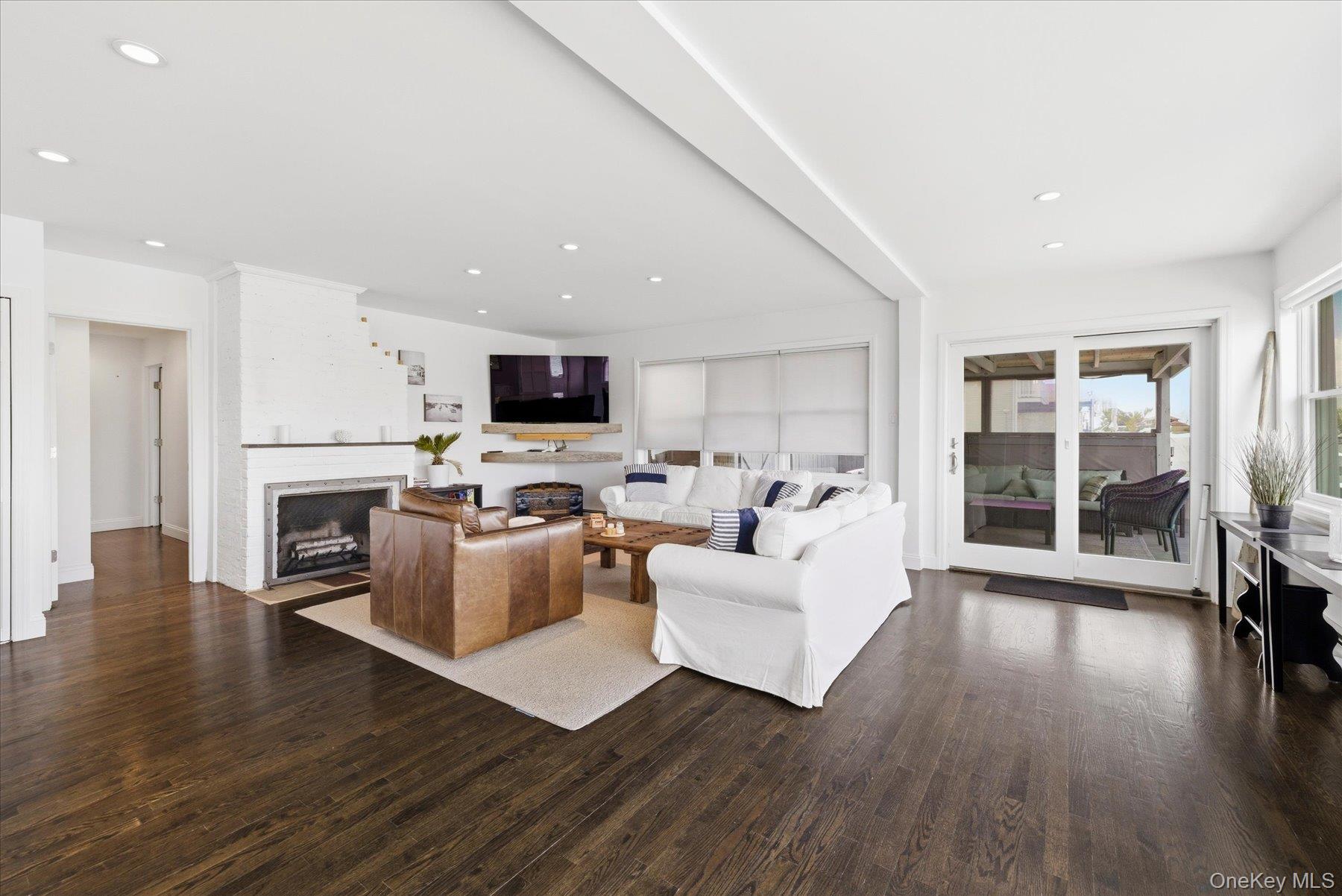 400 Roosevelt Avenue Property Photo 23