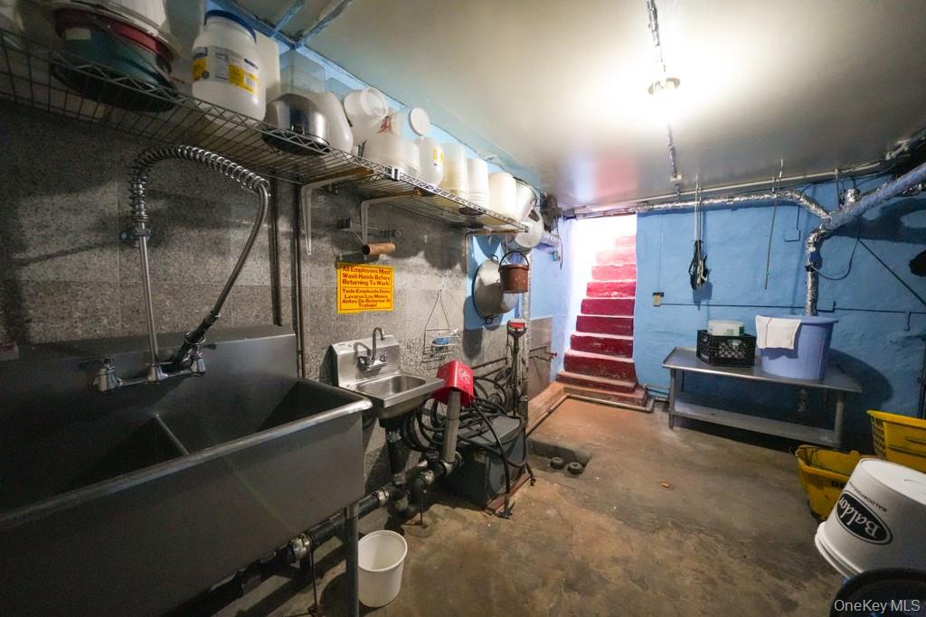 324 Suydam Street Property Photo 19