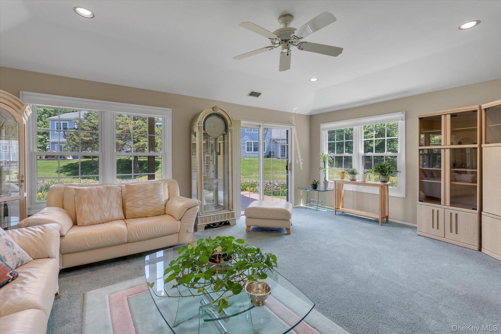 35 Lakebridge Drive Property Photo 5