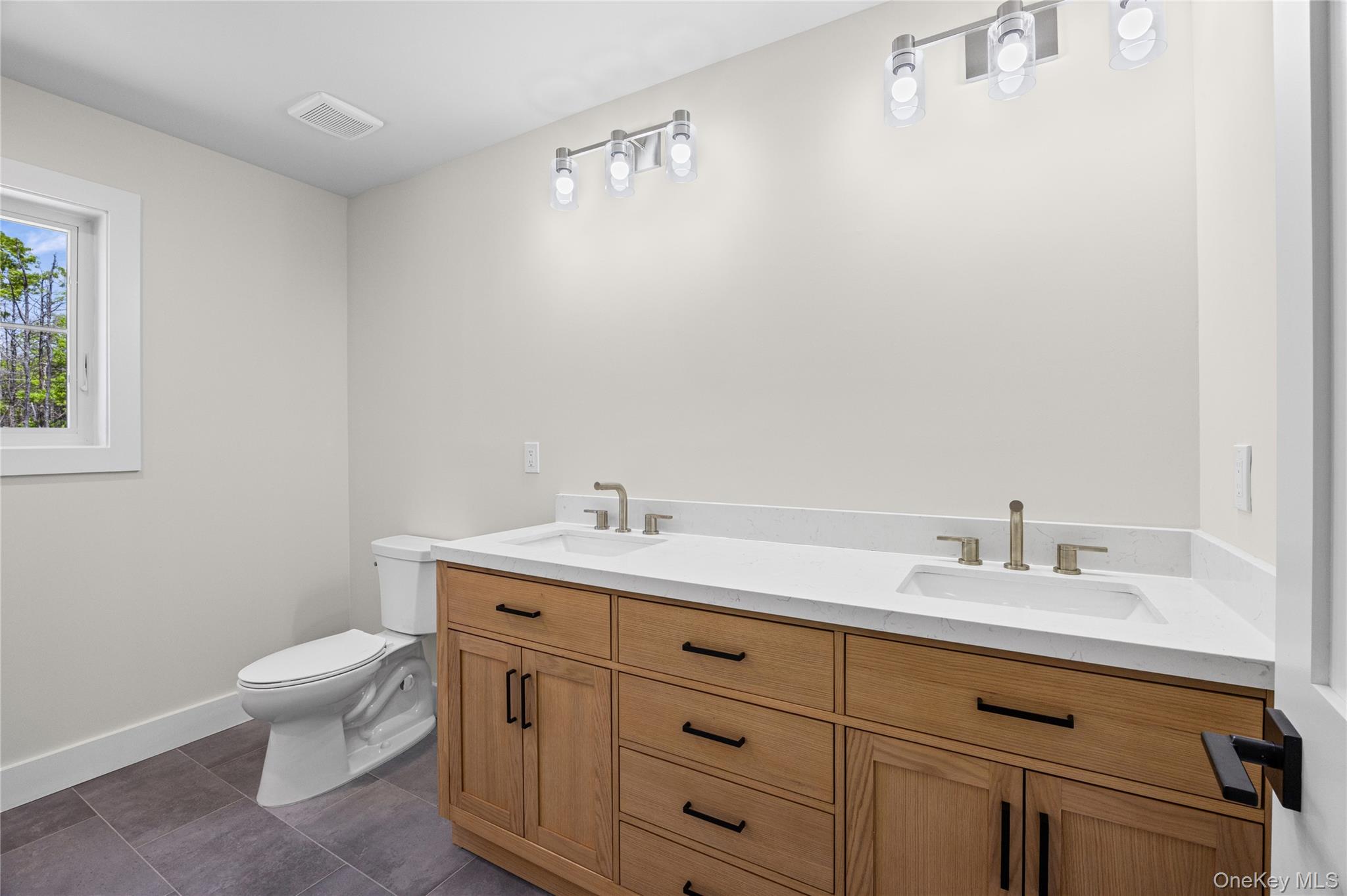 5 Jersey Avenue Property Photo 40