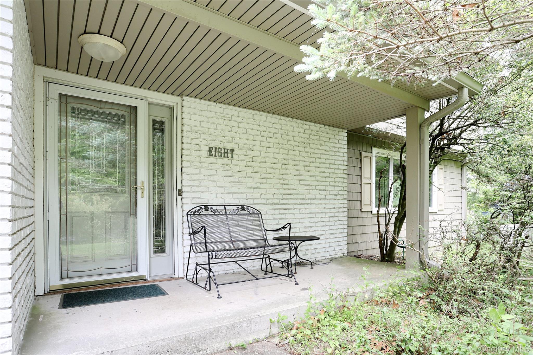 8 Swallow Avenue Property Photo 2