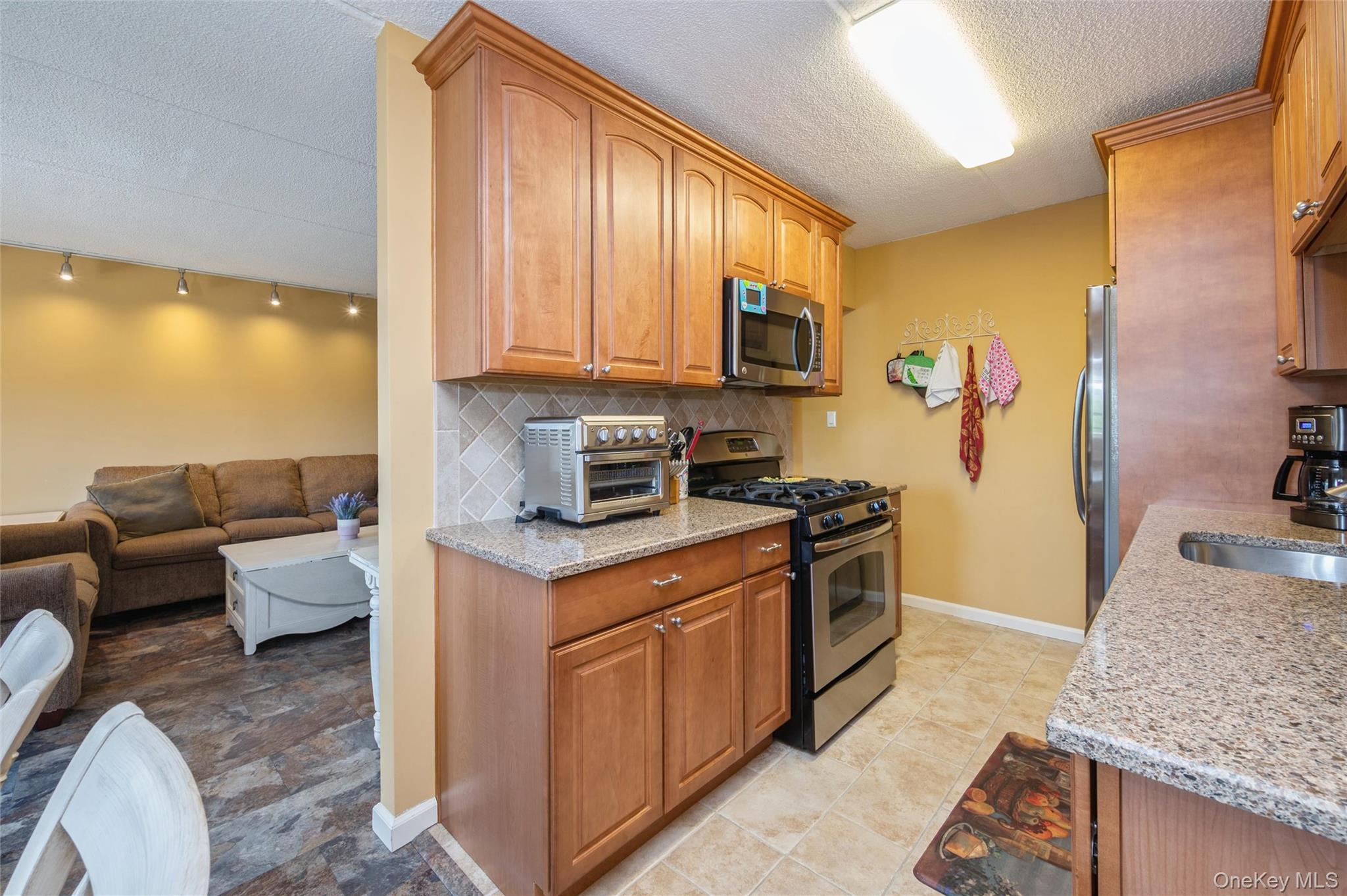 135 Post Avenue 4c Property Photo 7
