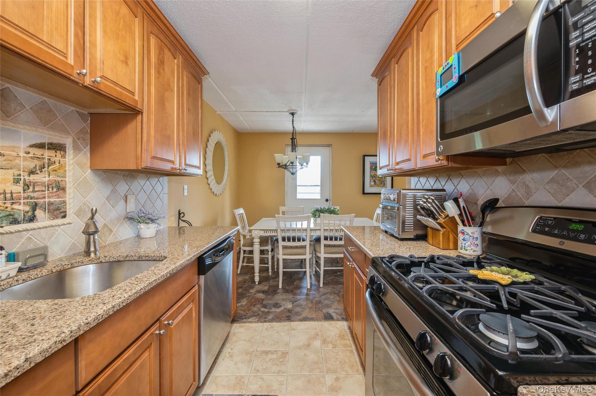 135 Post Avenue 4c Property Photo 8