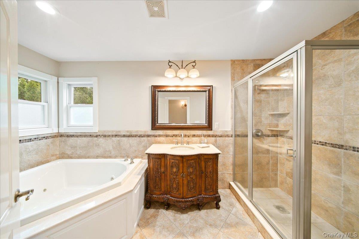 9 Robert Circle Property Photo 16