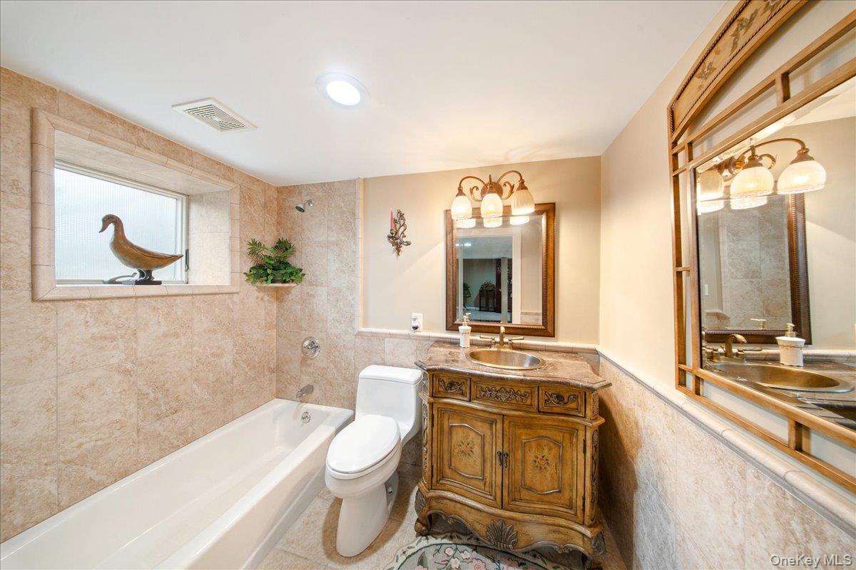 9 Robert Circle Property Photo 19