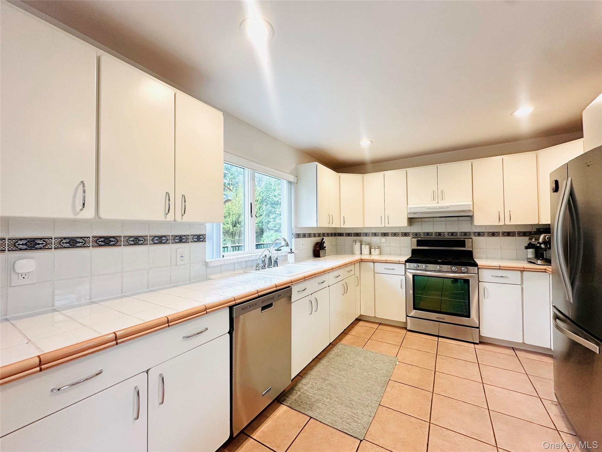 40 Hilltop Road Property Photo 5