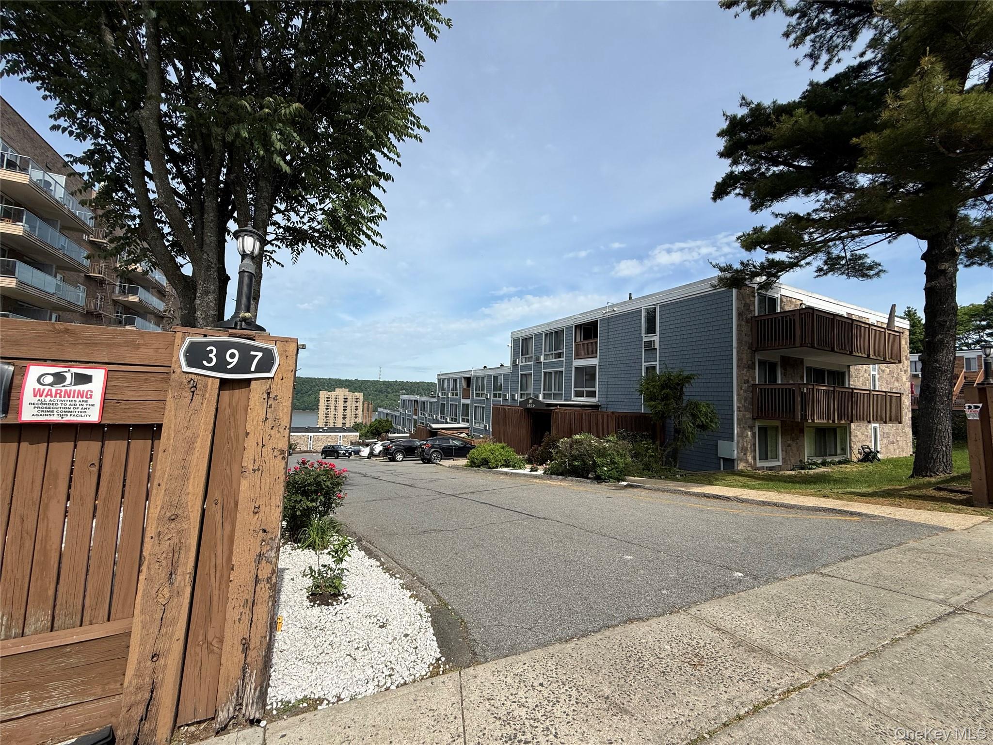 397 N Broadway 2K Property Photo 1