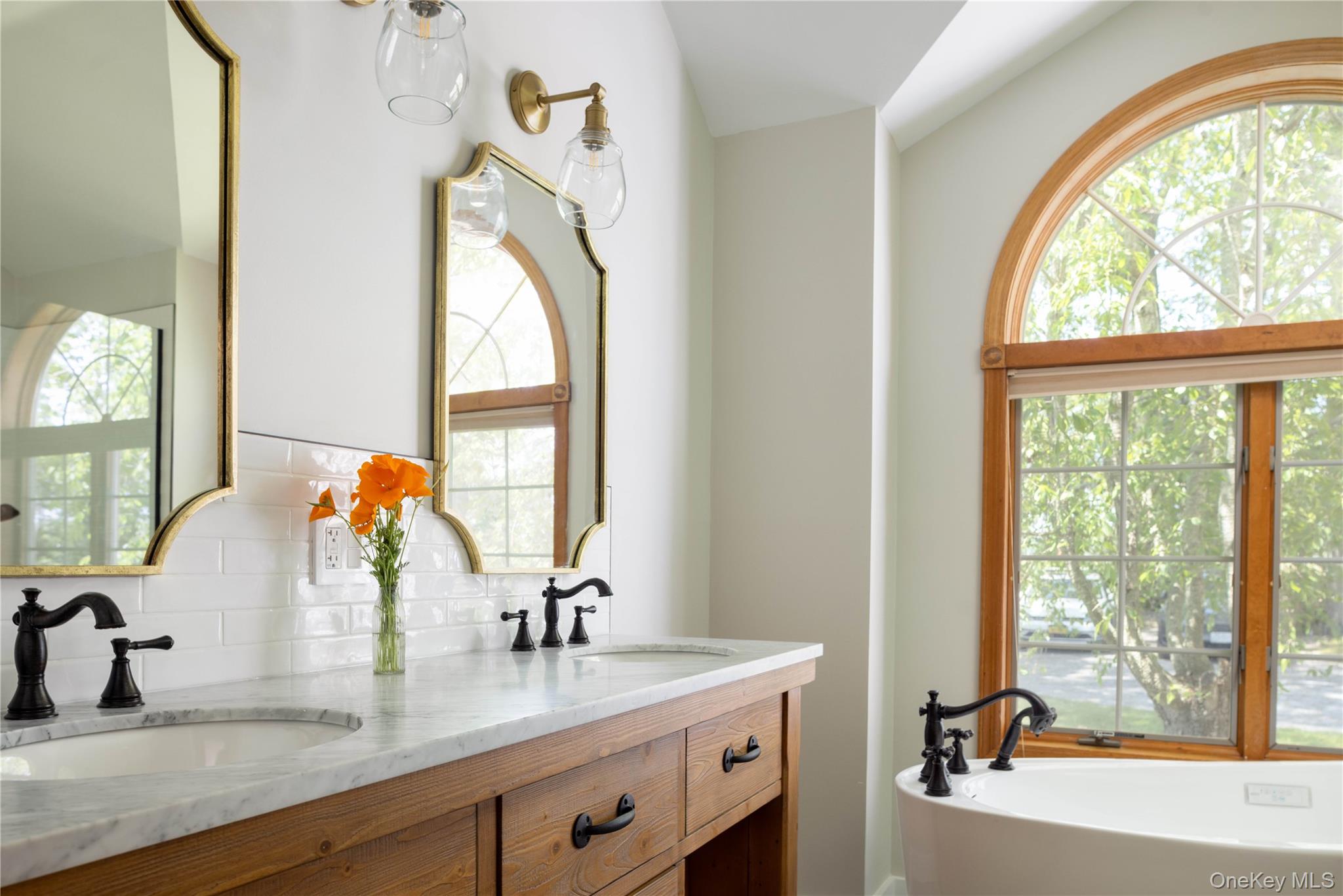 8579 New Suffolk Avenue Property Photo 12