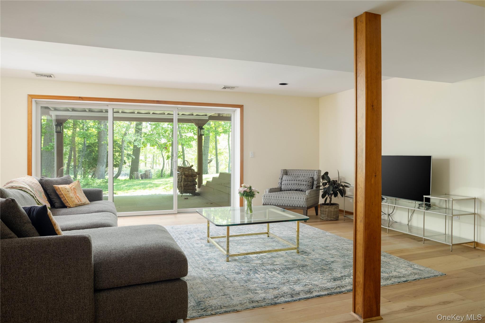 8579 New Suffolk Avenue Property Photo 13