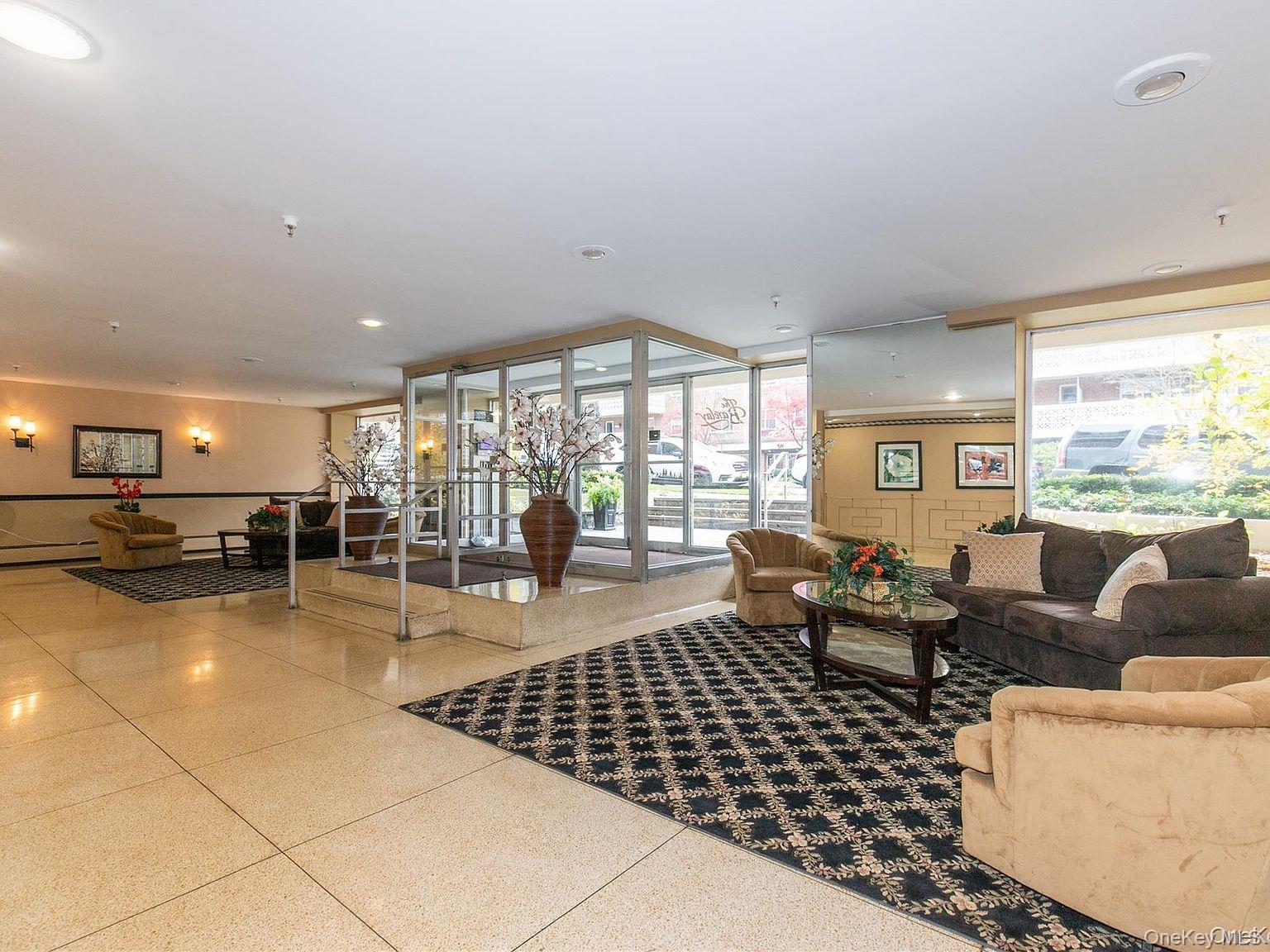 45 Hillpark Avenue 2l Property Photo 2