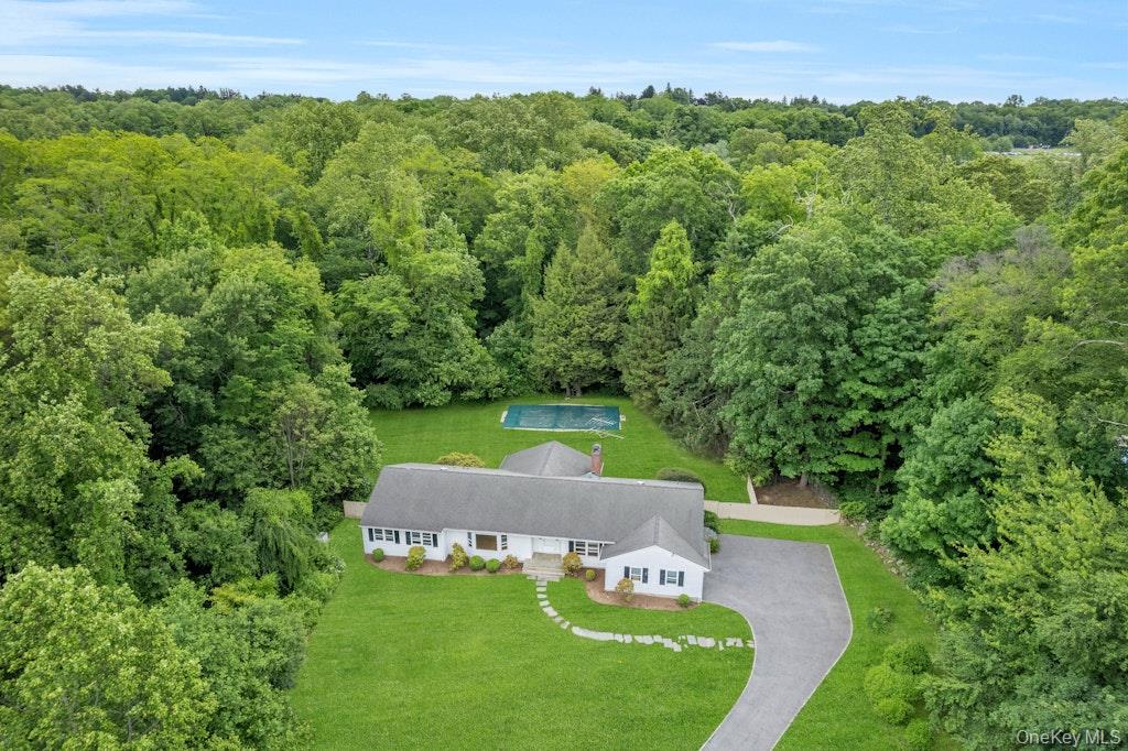 6 Birch Grove Drive Property Photo 2