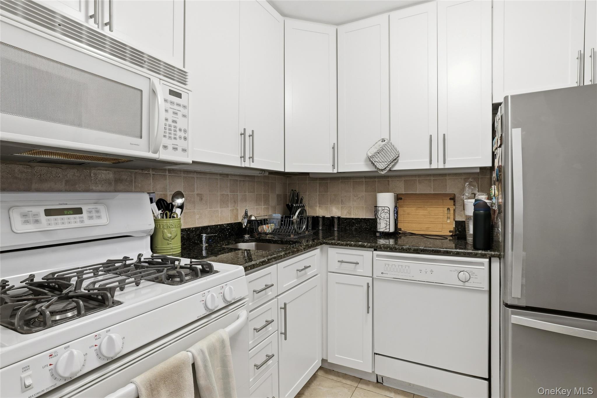 337 E 50th Street 2e Property Photo 6