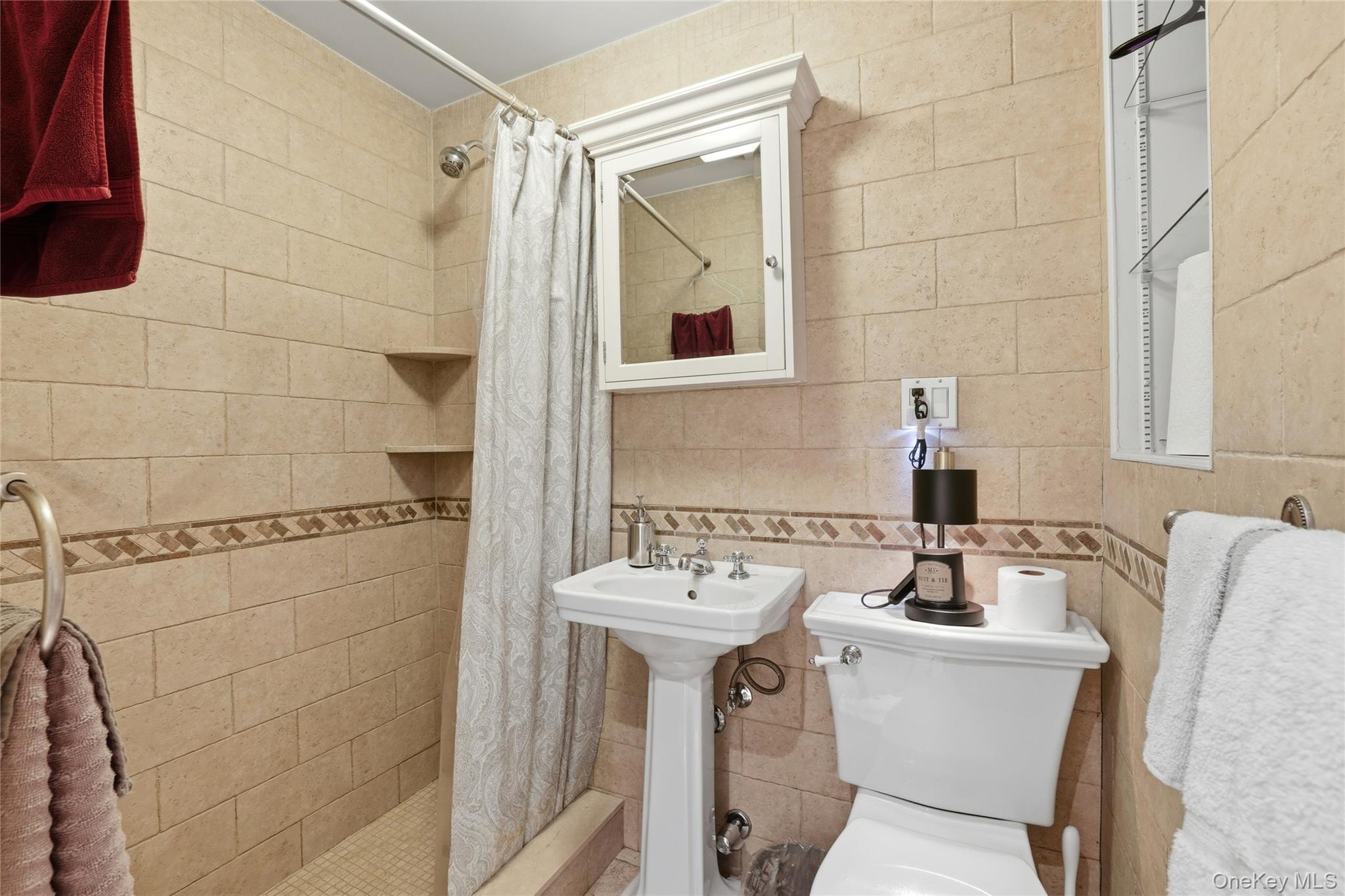 337 E 50th Street 2e Property Photo 16