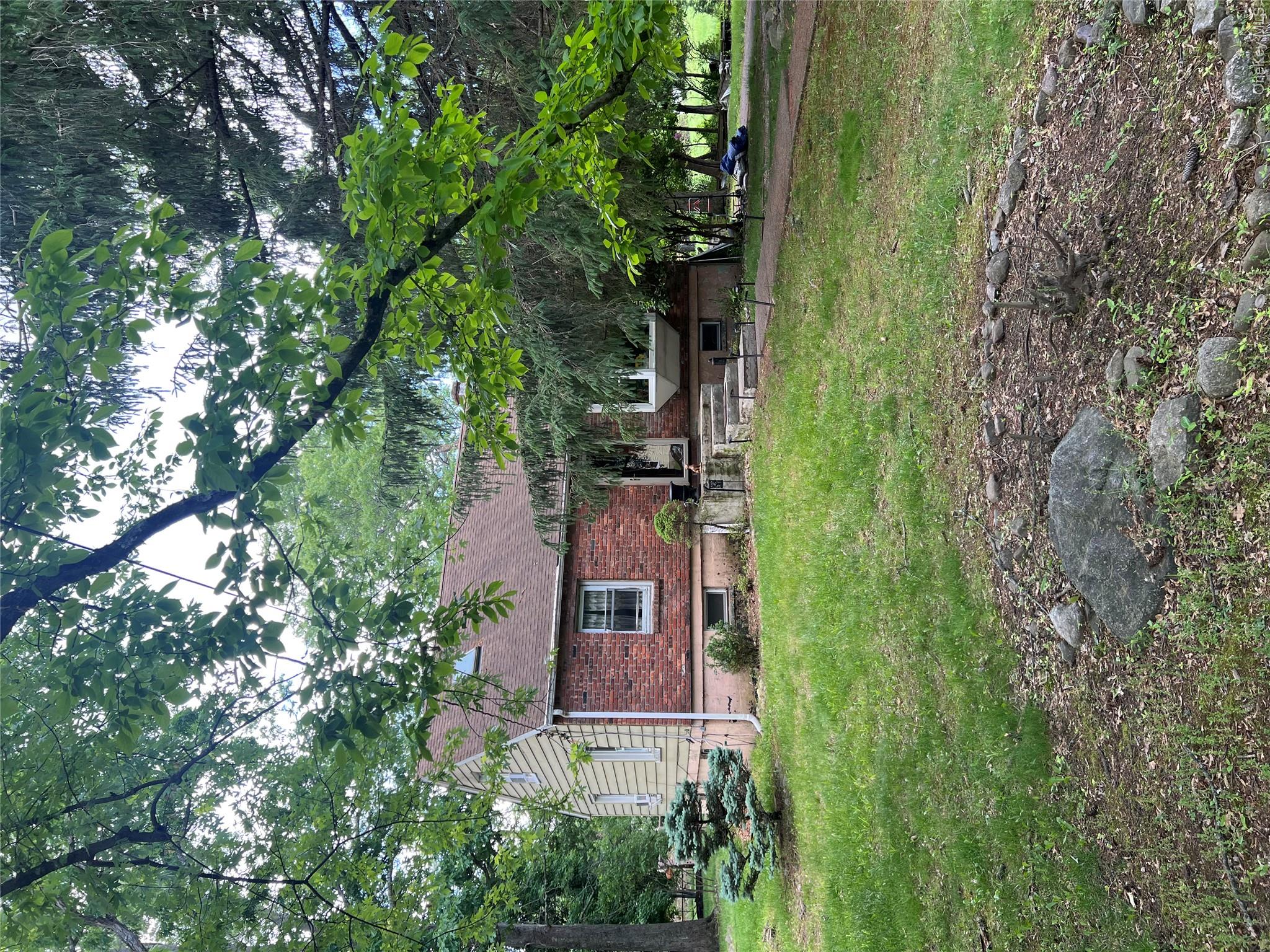 8 Mountain View Property Photo 3