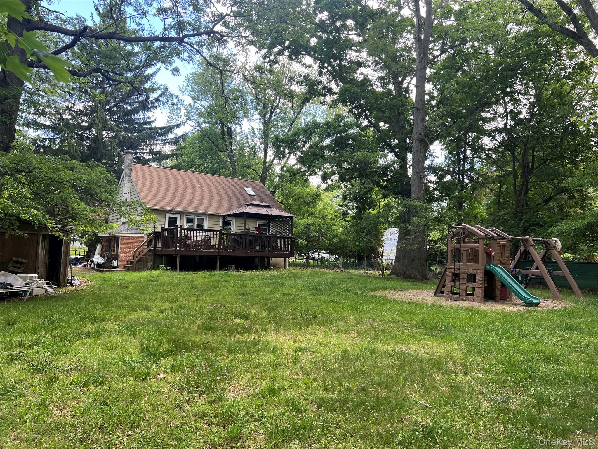 8 Mountain View Property Photo 4