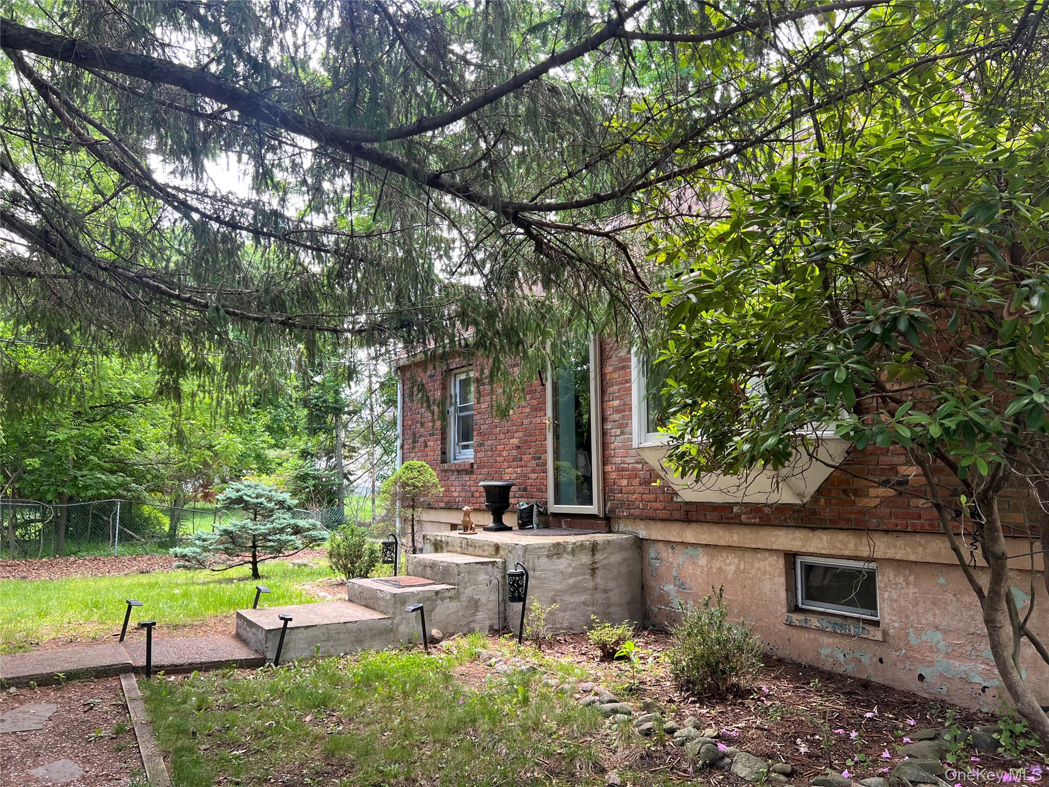 8 Mountain View Property Photo 6