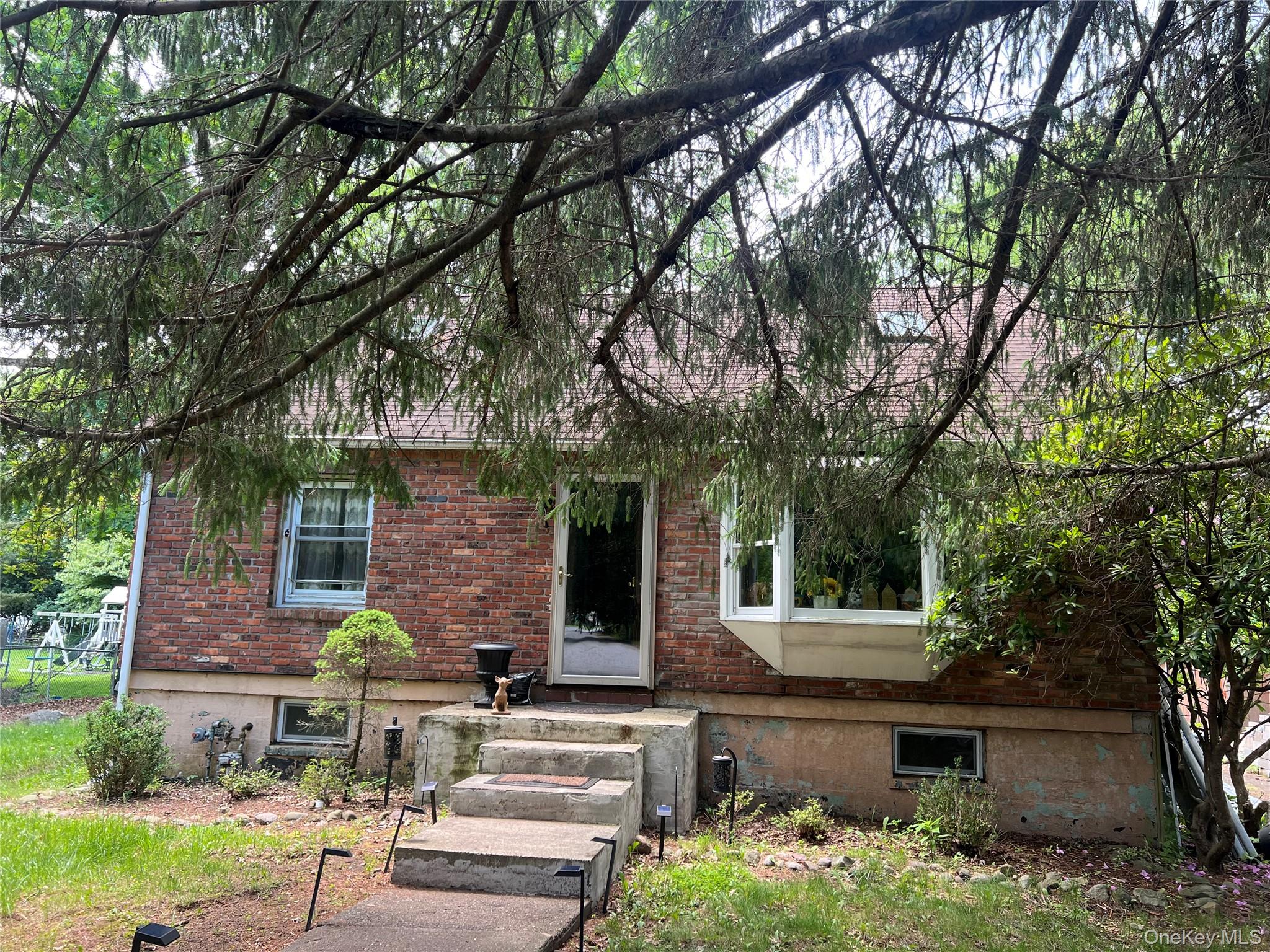 8 Mountain View Property Photo 7