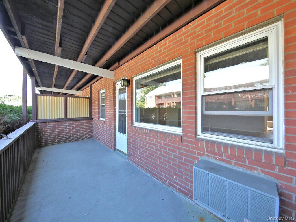 419 Tompkins Avenue 3 Property Photo 7