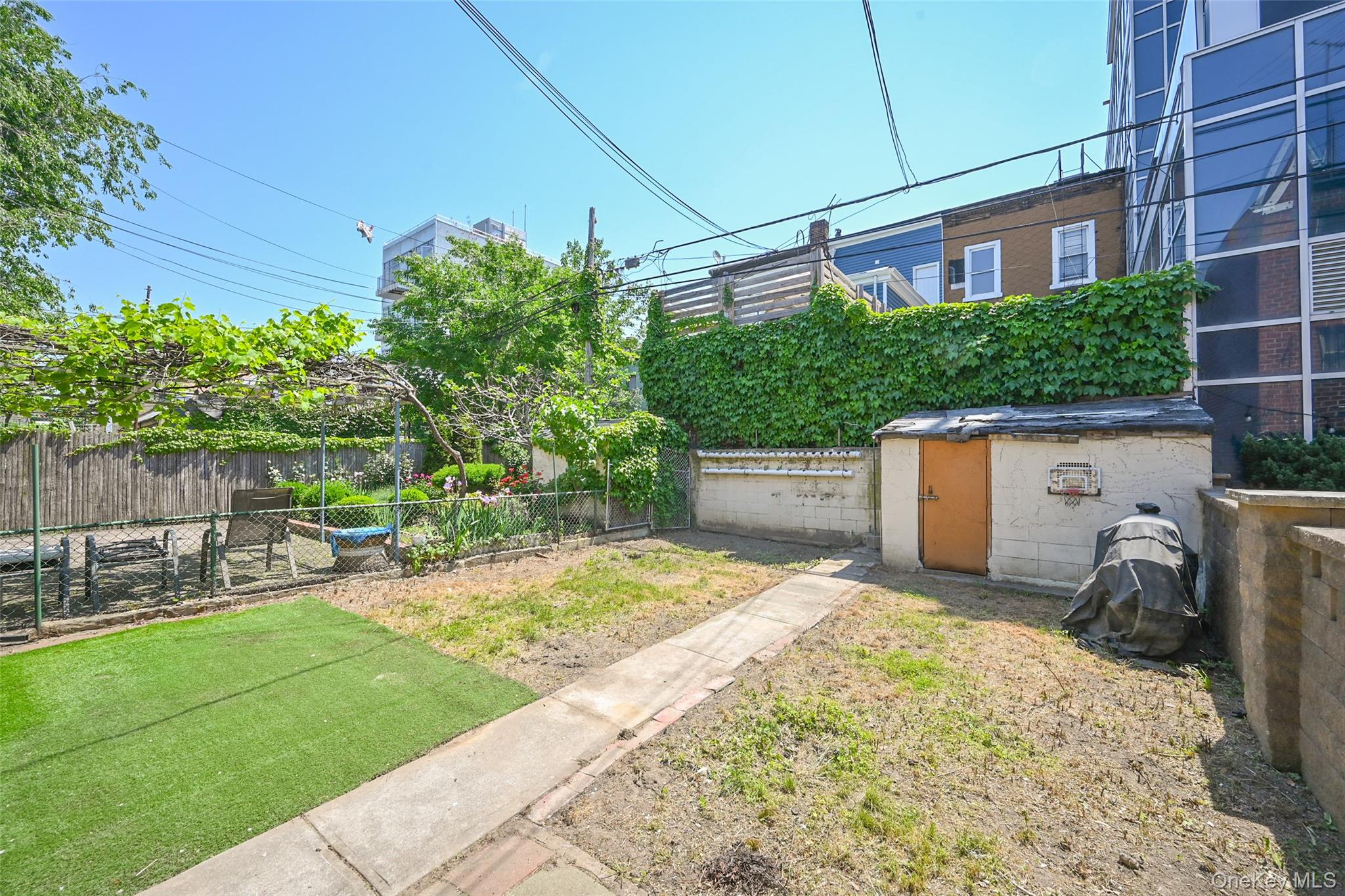 32-69 38th Street Property Photo 4