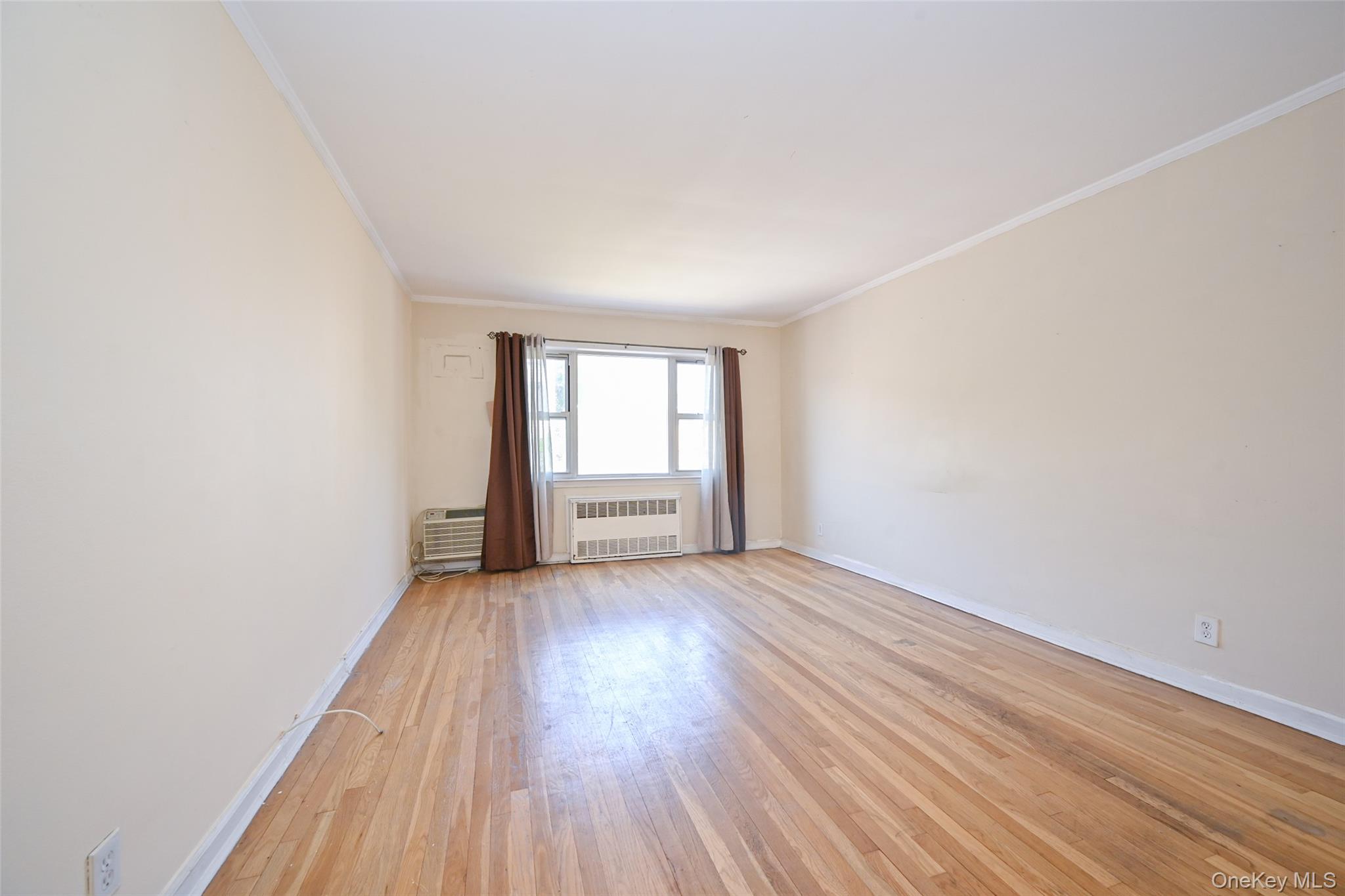 32-69 38th Street Property Photo 6