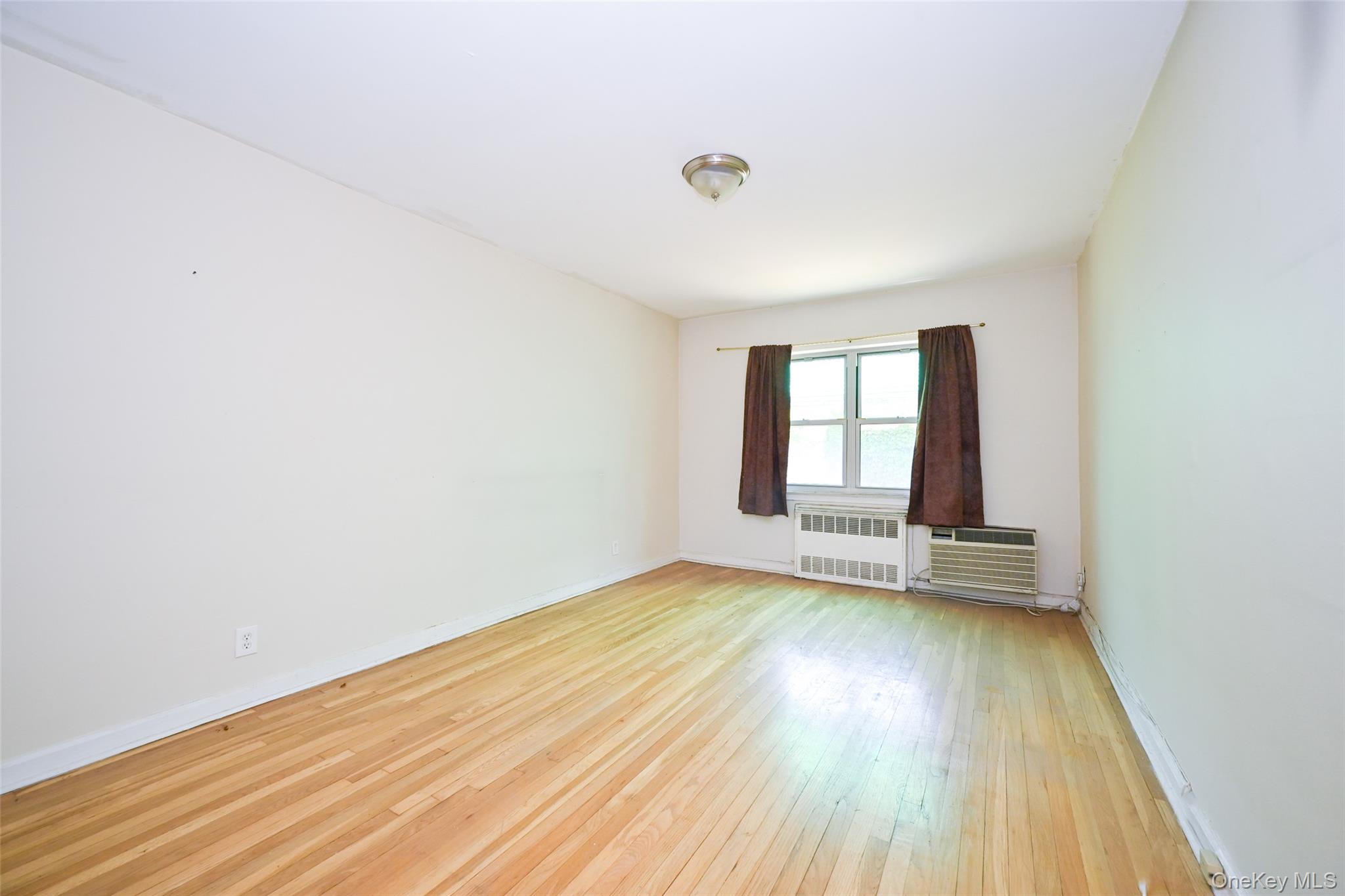32-69 38th Street Property Photo 8