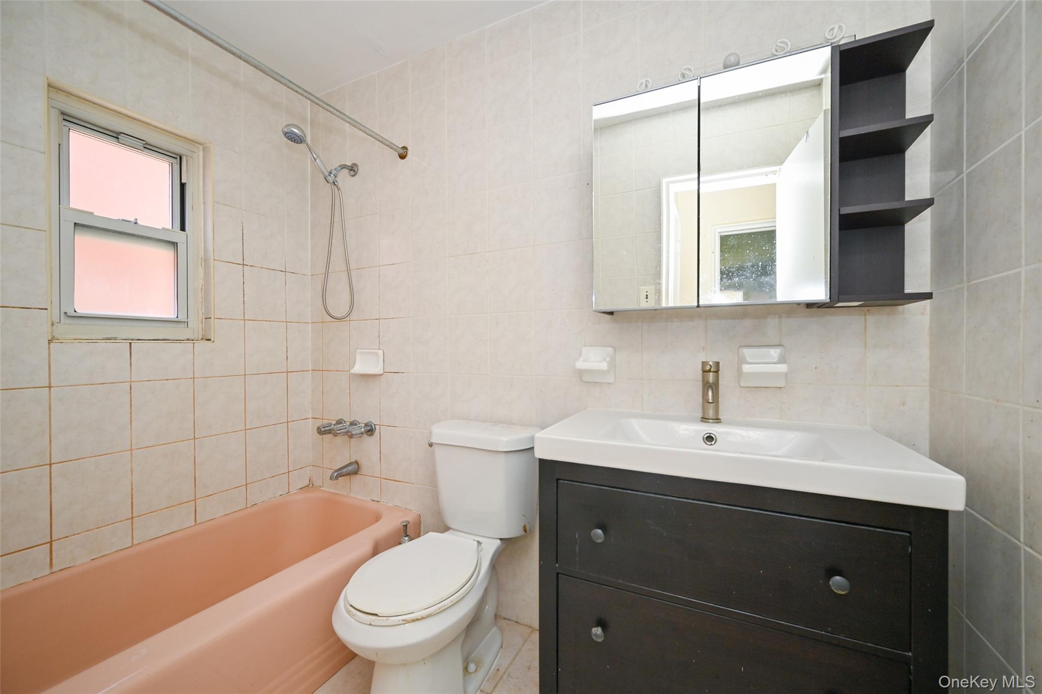 32-69 38th Street Property Photo 9