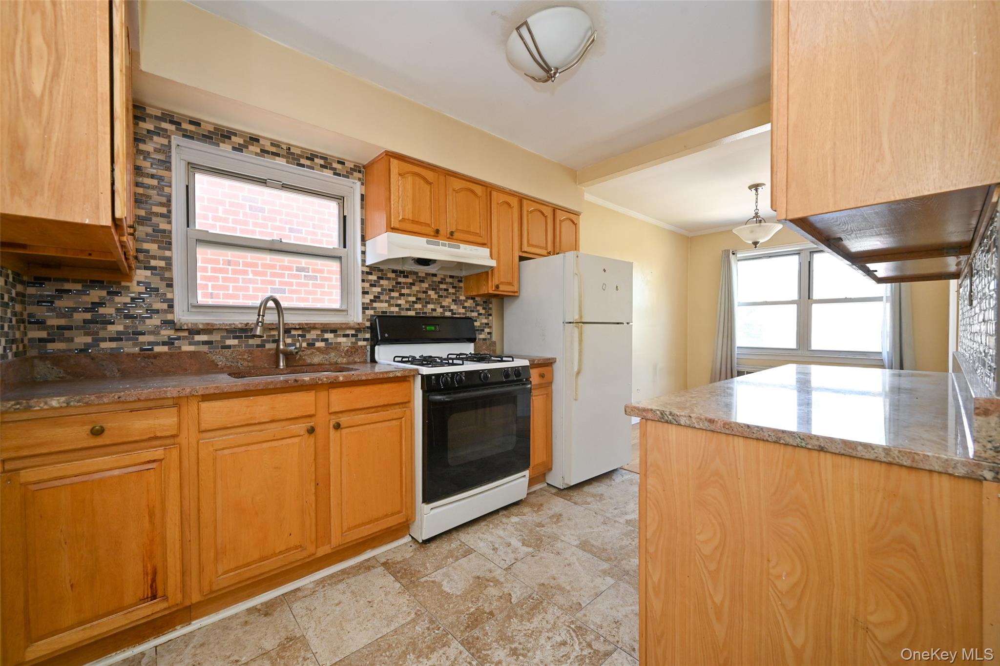 32-69 38th Street Property Photo 11