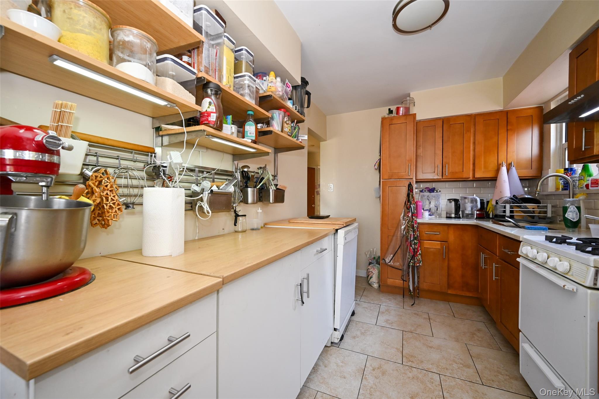 32-69 38th Street Property Photo 14