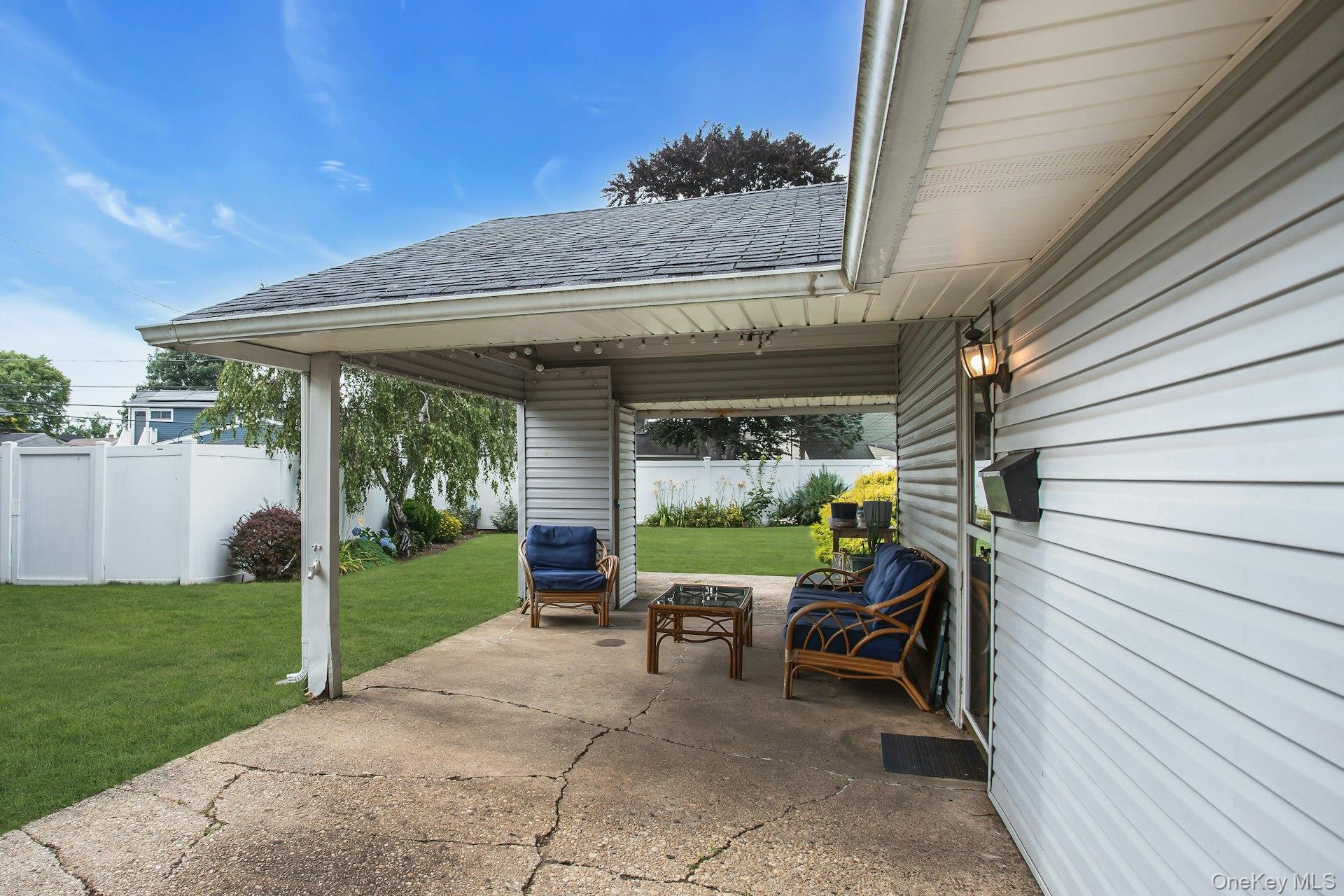 53 Elves Lane Property Photo 4